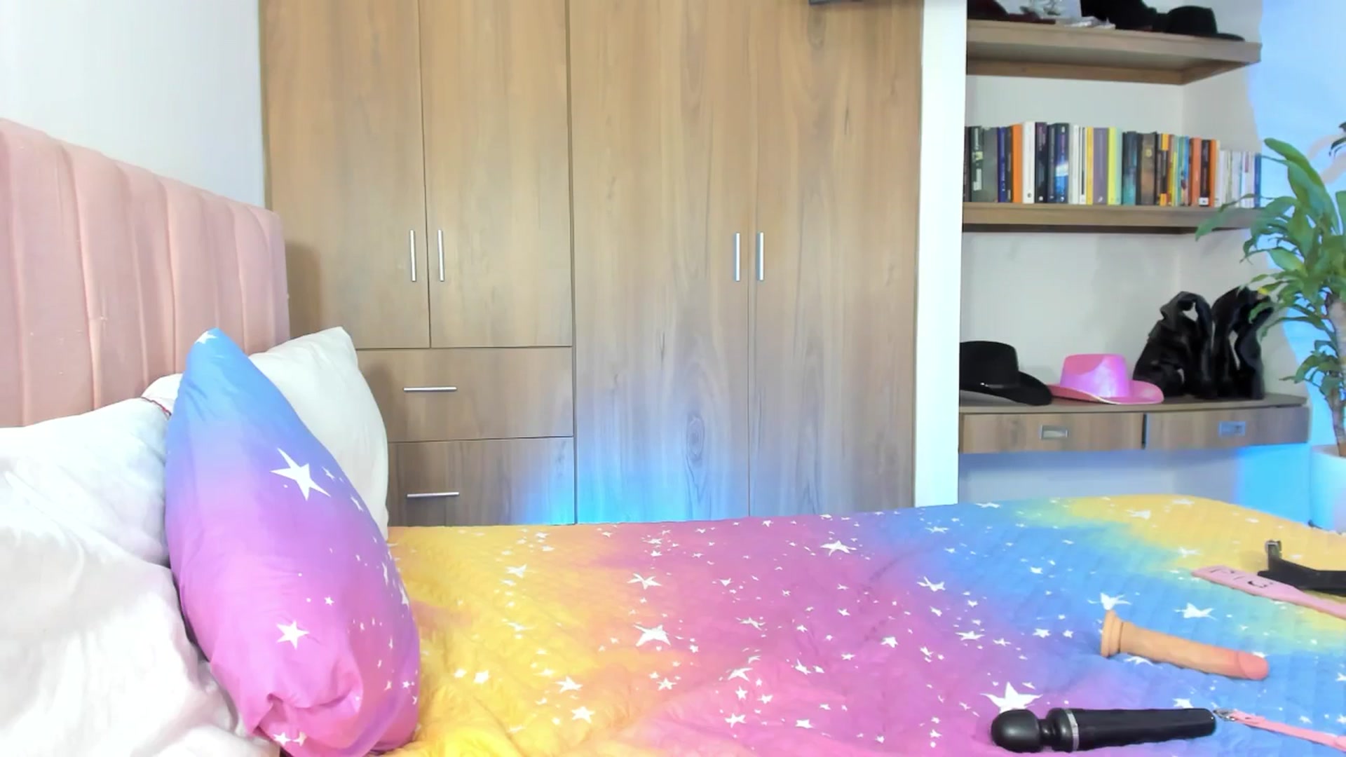 Gallery image thumbnail from Xoxo_danna's myfreecams stream on, 02/28/2026, 09:08 image 6 of 20