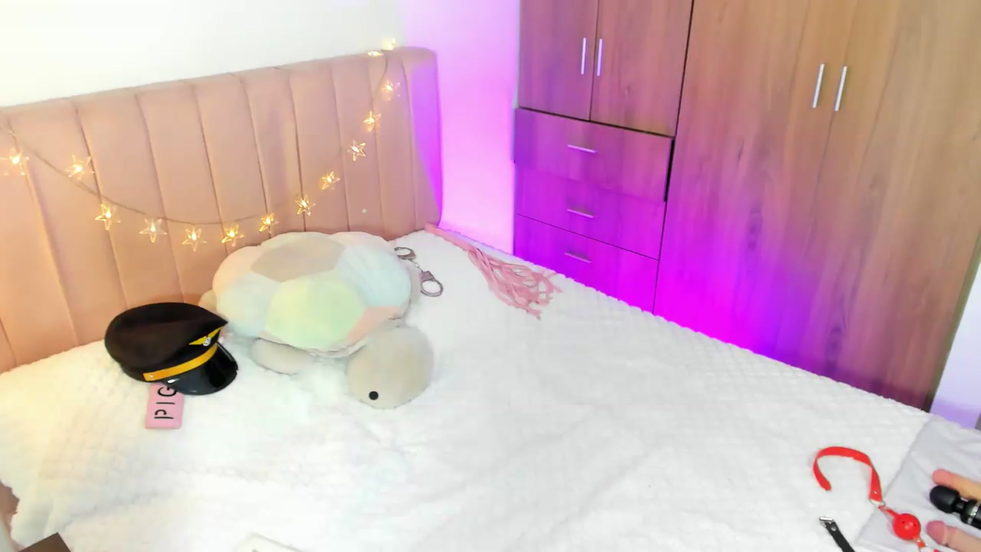 Gallery image thumbnail from Xoxo_danna's myfreecams stream on, 06/20/2026, 08:14 image 3 of 20