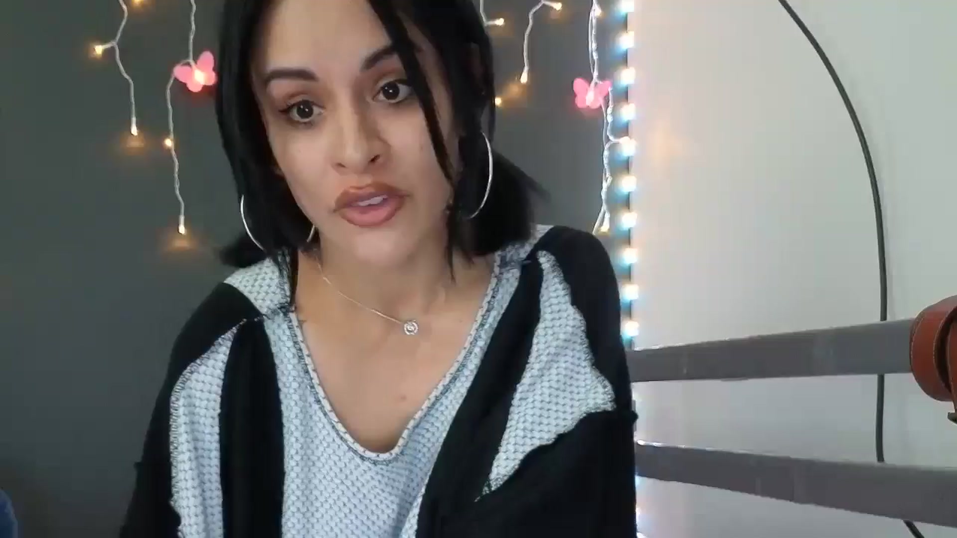 Gallery image thumbnail from Xreya's myfreecams stream on, 10/06/2025, 20:49 image 3 of 20