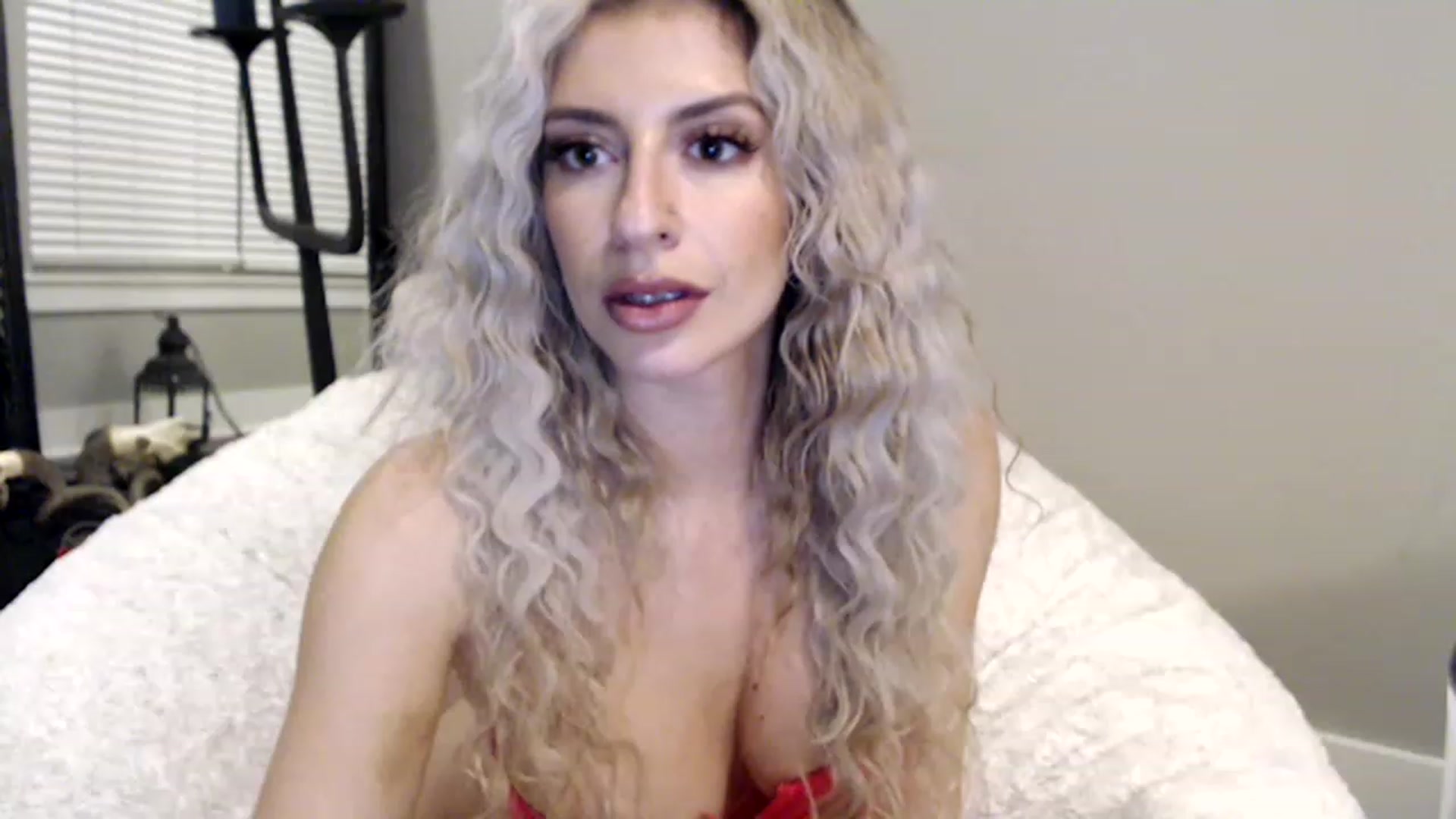 Gallery image thumbnail from XxRoseKitty's myfreecams stream on, 12/01/2022, 12:04 image 19 of 20