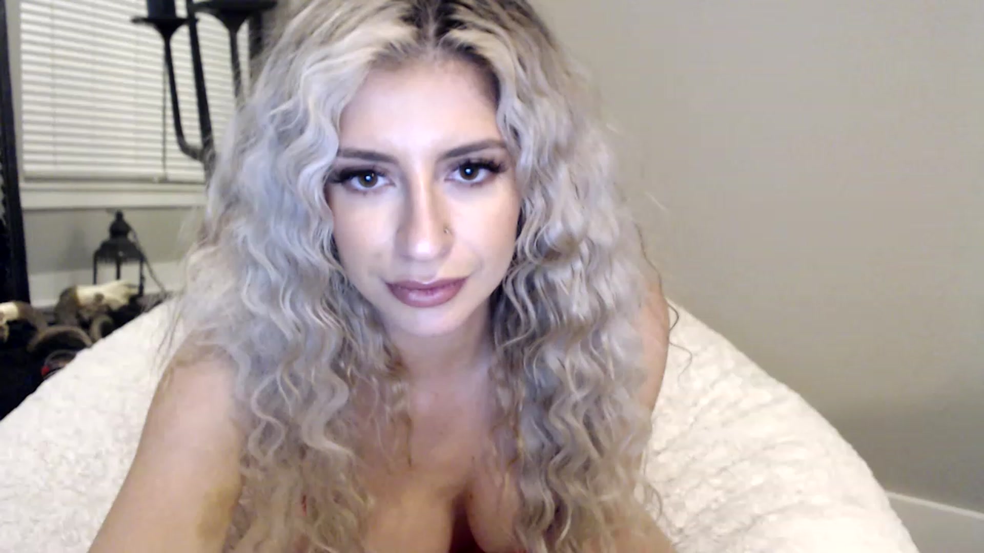 Gallery image thumbnail from XxRoseKitty's myfreecams stream on, 12/01/2022, 13:31 image 4 of 20
