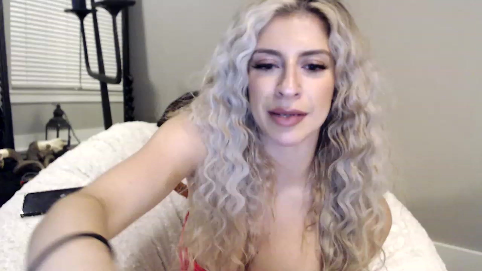 Gallery image thumbnail from XxRoseKitty's myfreecams stream on, 12/01/2022, 13:31 image 1 of 20