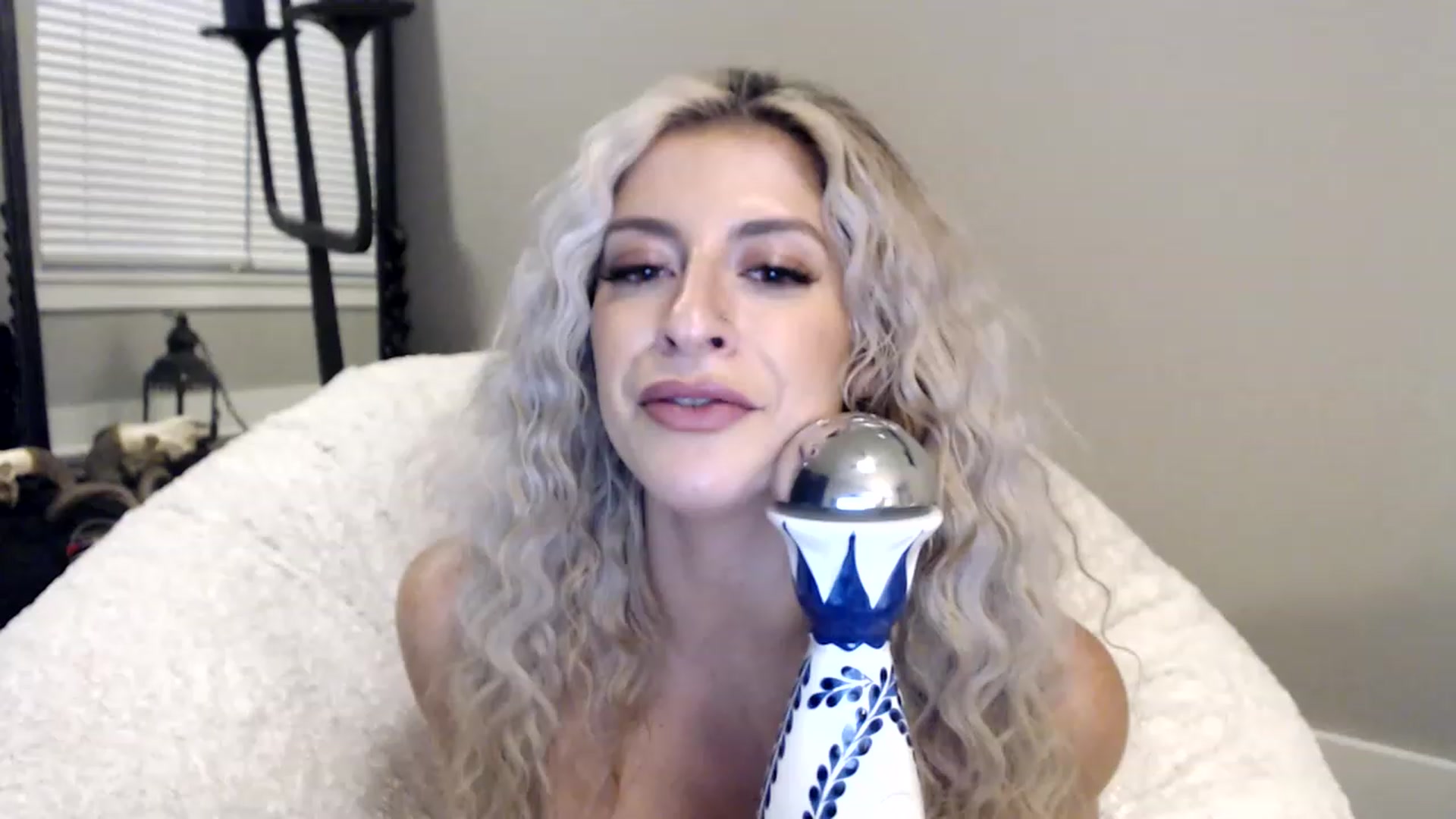 Gallery image thumbnail from XxRoseKitty's myfreecams stream on, 12/01/2022, 13:31 image 11 of 20