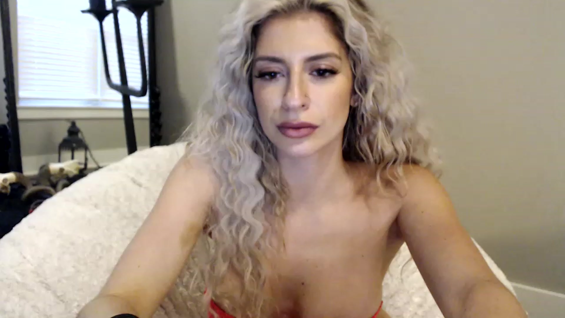 Gallery image thumbnail from XxRoseKitty's myfreecams stream on, 12/01/2022, 14:21 image 1 of 20