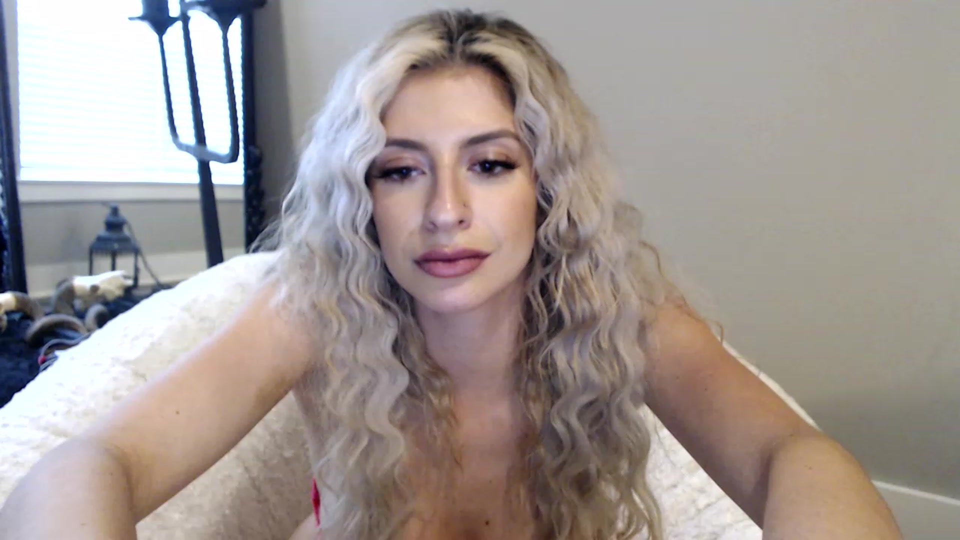 Gallery image thumbnail from XxRoseKitty's myfreecams stream on, 12/01/2022, 14:21 image 16 of 20