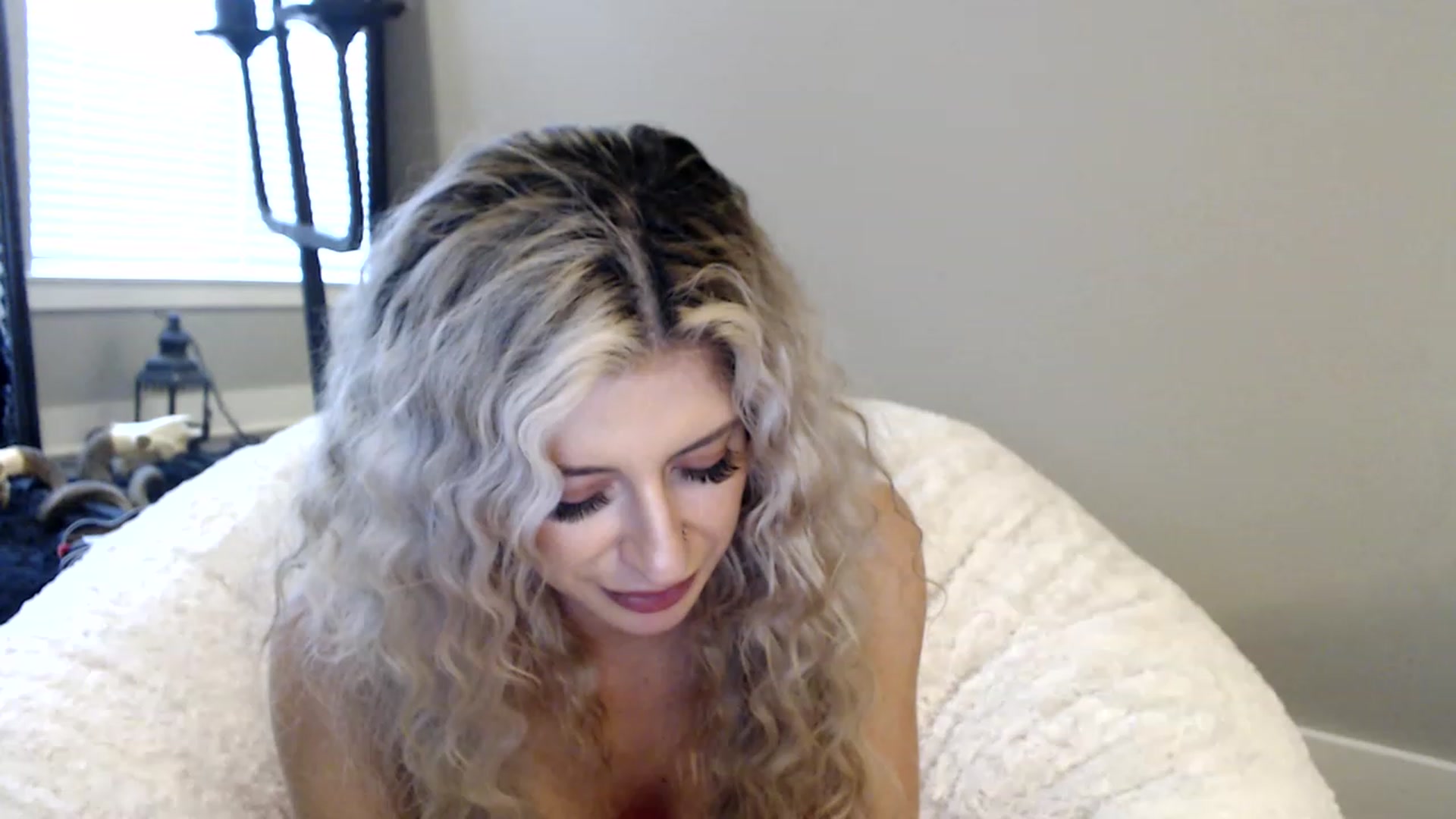 Gallery image thumbnail from XxRoseKitty's myfreecams stream on, 12/01/2022, 14:21 image 17 of 20