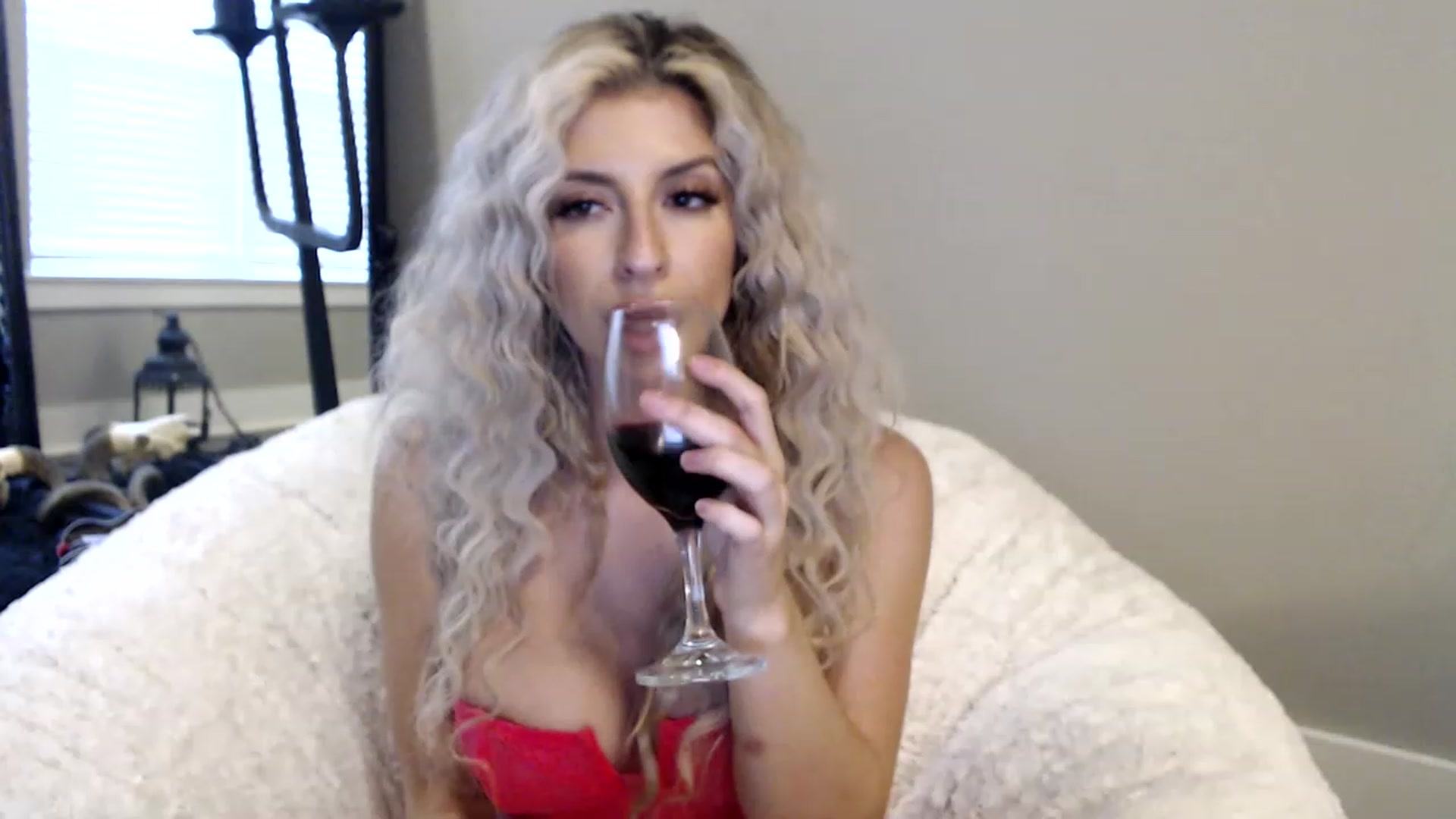 Gallery image thumbnail from XxRoseKitty's myfreecams stream on, 12/01/2022, 14:21 image 8 of 20