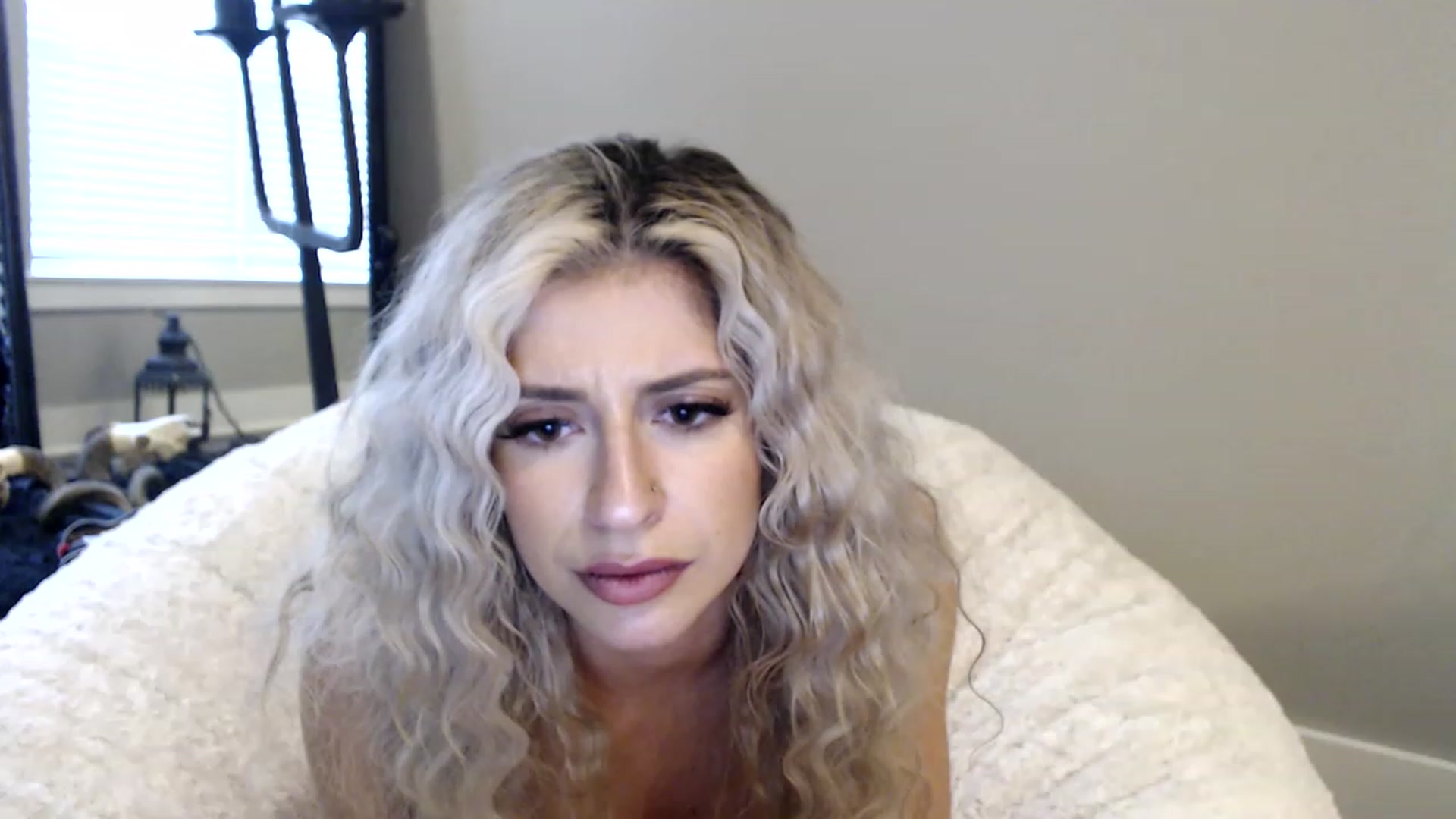 Gallery image thumbnail from XxRoseKitty's myfreecams stream on, 12/01/2022, 14:21 image 13 of 20