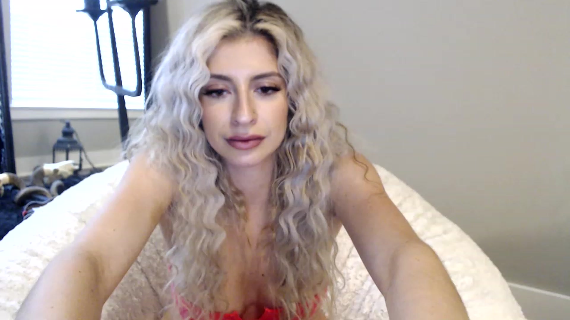 Gallery image thumbnail from XxRoseKitty's myfreecams stream on, 12/01/2022, 14:21 image 14 of 20