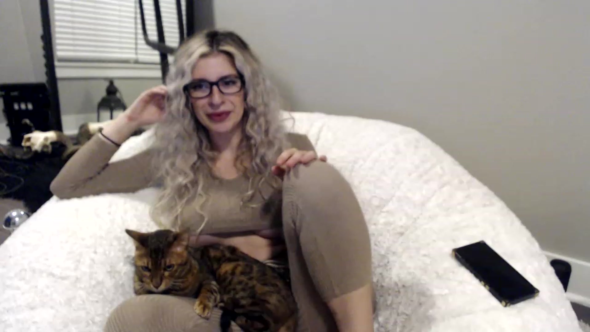 Gallery image thumbnail from XxRoseKitty's myfreecams stream on, 12/02/2022, 24:37 image 6 of 20