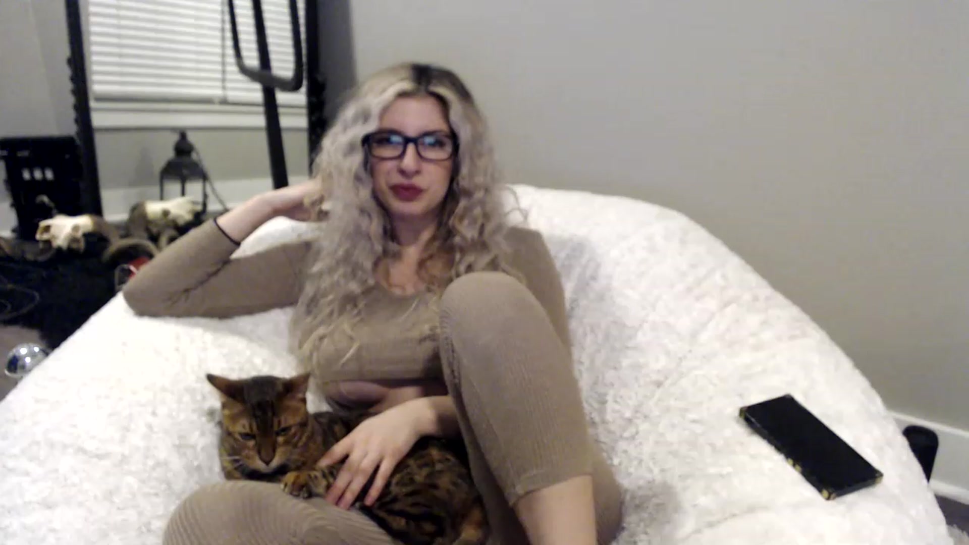 Gallery image thumbnail from XxRoseKitty's myfreecams stream on, 12/02/2022, 24:37 image 7 of 20