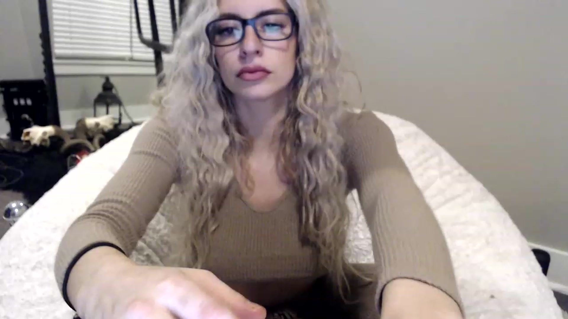 Gallery image thumbnail from XxRoseKitty's myfreecams stream on, 12/02/2022, 24:37 image 13 of 20