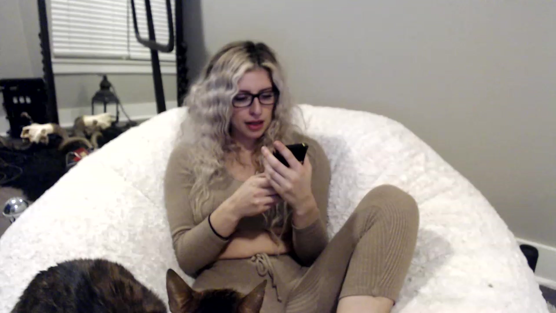 Gallery image thumbnail from XxRoseKitty's myfreecams stream on, 12/02/2022, 24:37 image 20 of 20