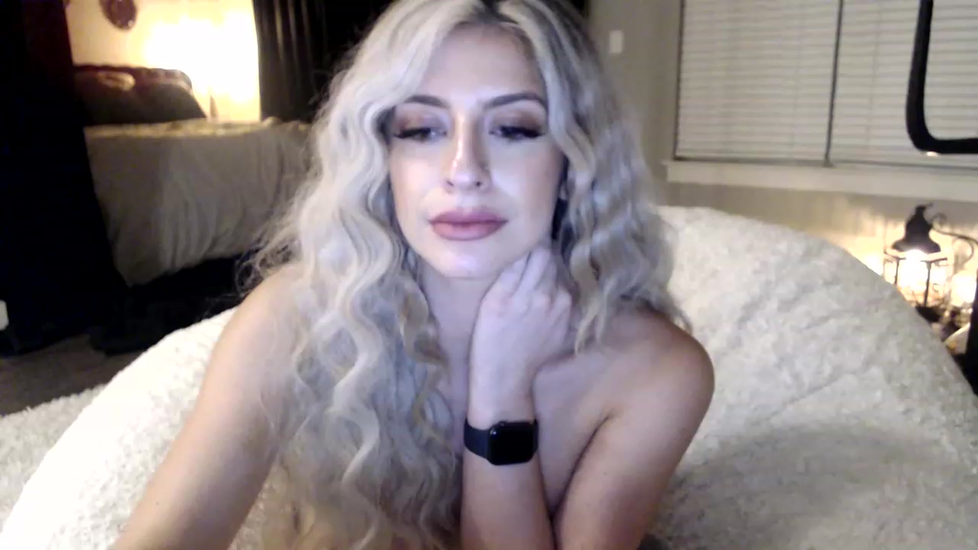 Gallery image thumbnail from XxRoseKitty's myfreecams stream on, 12/04/2022, 12:35 image 2 of 20