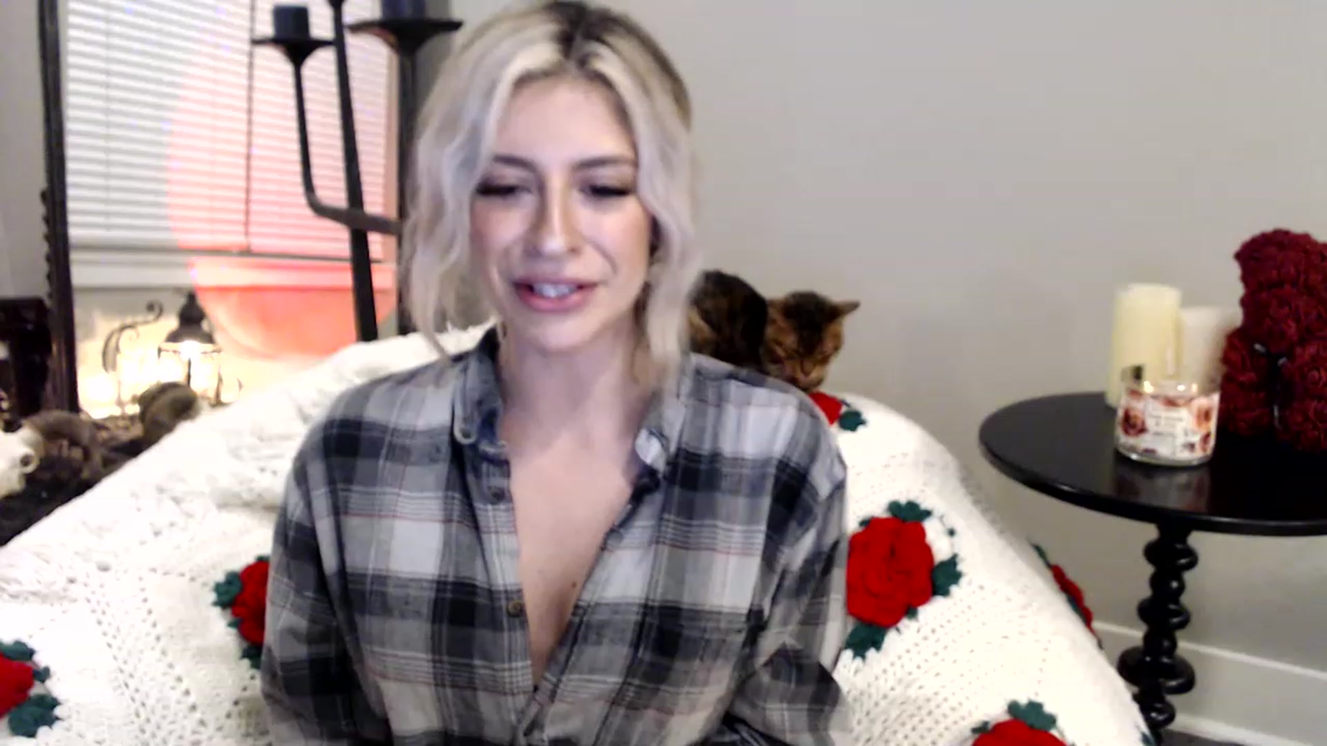 Gallery image thumbnail from XxRoseKitty's myfreecams stream on, 12/05/2022, 09:20 image 14 of 20