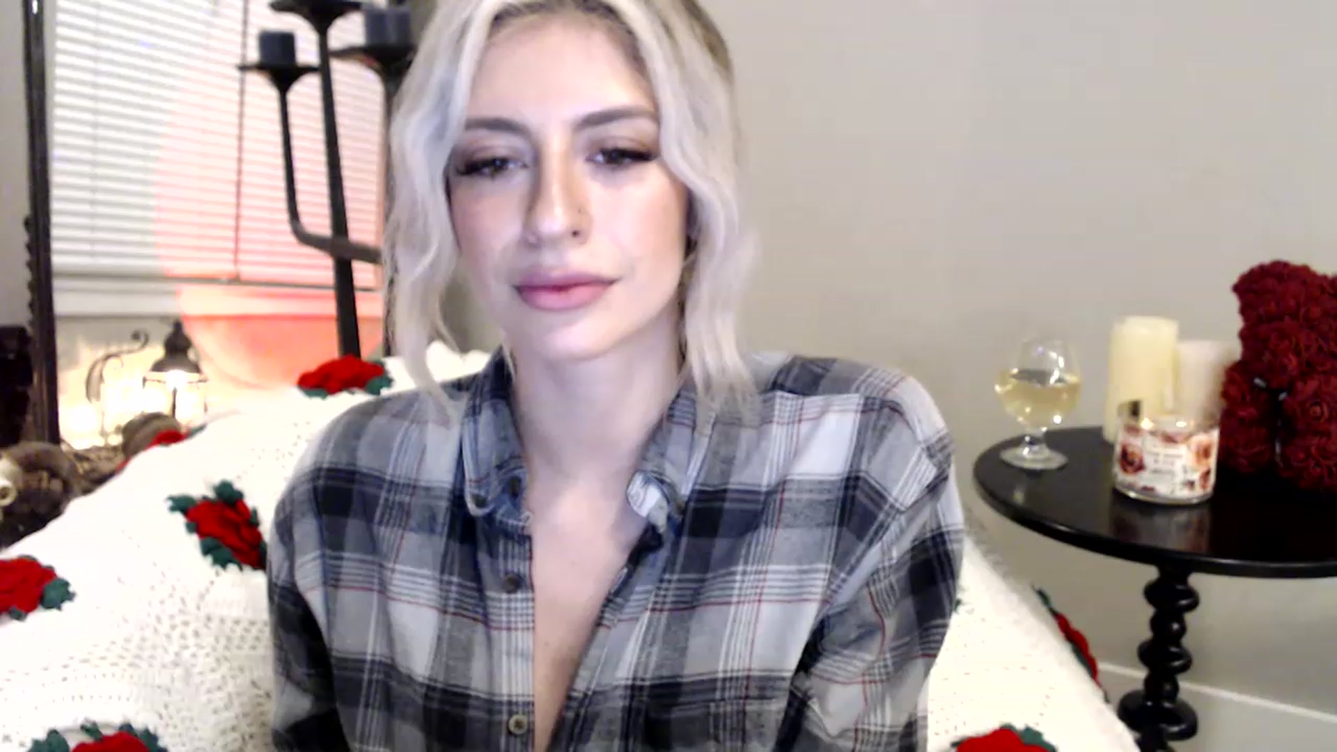Gallery image thumbnail from XxRoseKitty's myfreecams stream on, 12/05/2022, 09:20 image 7 of 20