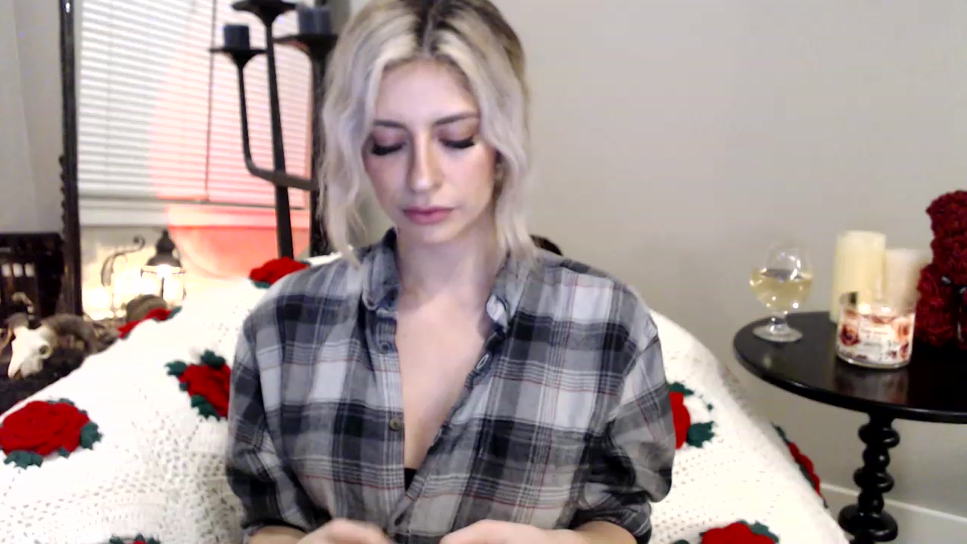 Gallery image thumbnail from XxRoseKitty's myfreecams stream on, 12/05/2022, 09:20 image 9 of 20