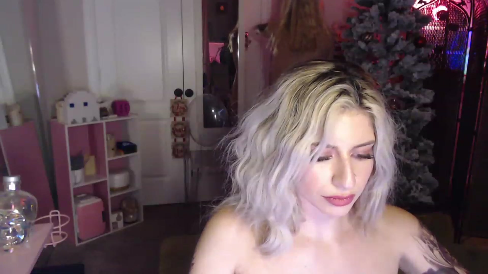 Gallery image thumbnail from XxRoseKitty's myfreecams stream on, 12/08/2022, 13:04 image 8 of 20