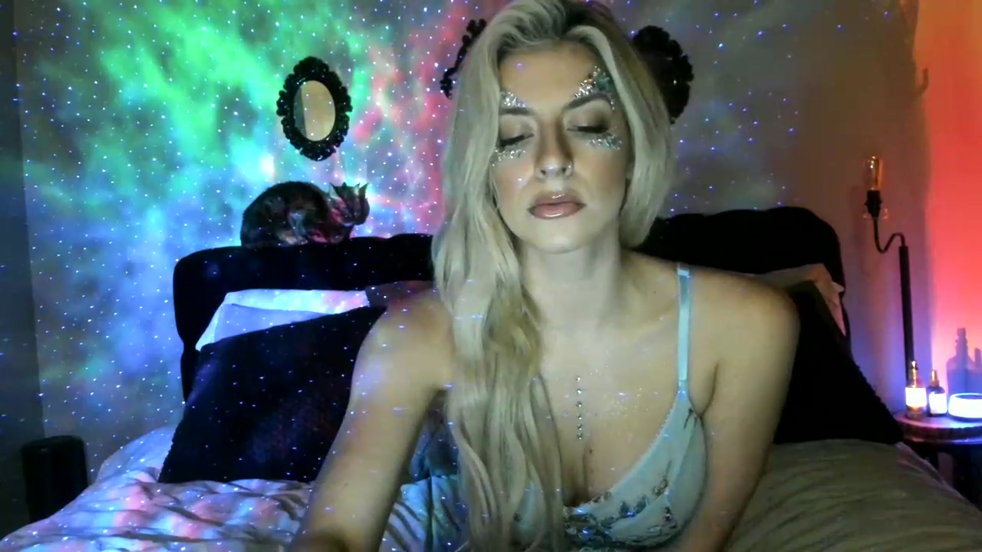 Gallery image thumbnail from XxRoseKitty's myfreecams stream on, 12/18/2022, 10:35 image 6 of 20