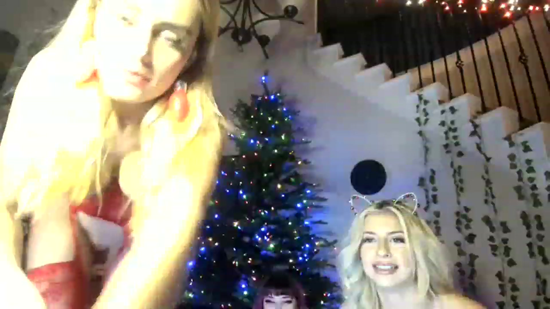 Gallery image thumbnail from XxRoseKitty's myfreecams stream on, 12/21/2022, 07:31 image 14 of 20