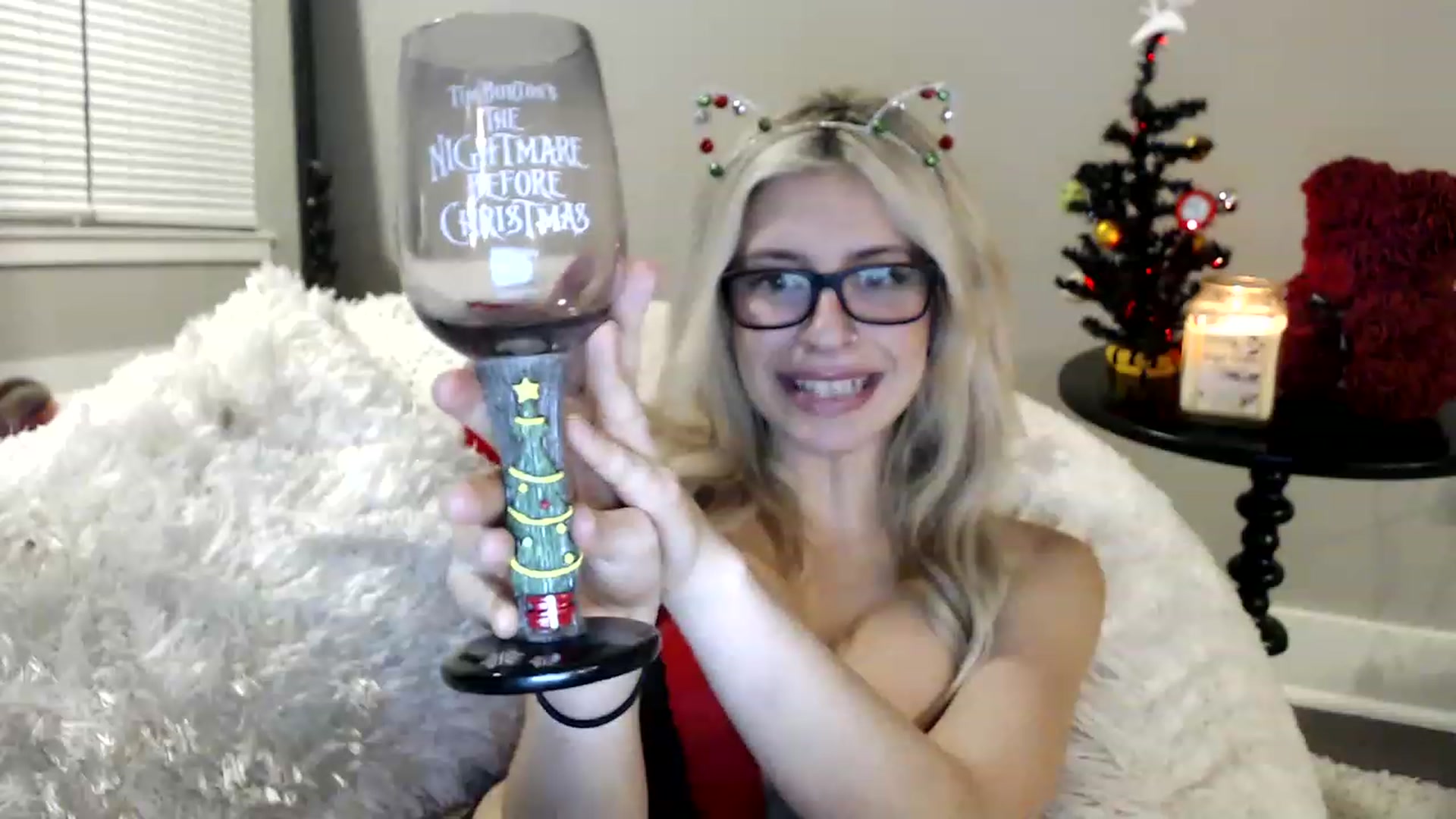 Gallery image thumbnail from XxRoseKitty's myfreecams stream on, 12/22/2022, 12:43 image 7 of 20