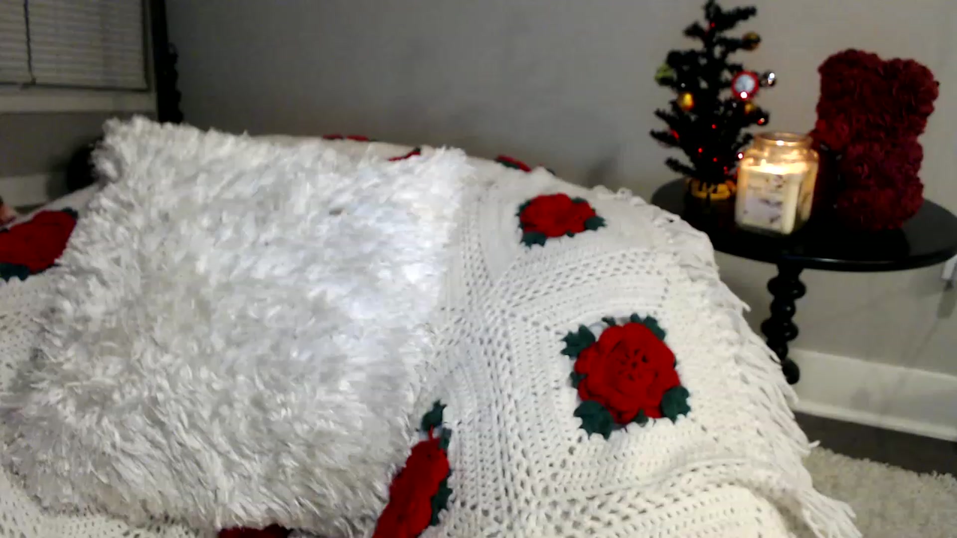 Gallery image thumbnail from XxRoseKitty's myfreecams stream on, 12/22/2022, 13:21 image 1 of 20
