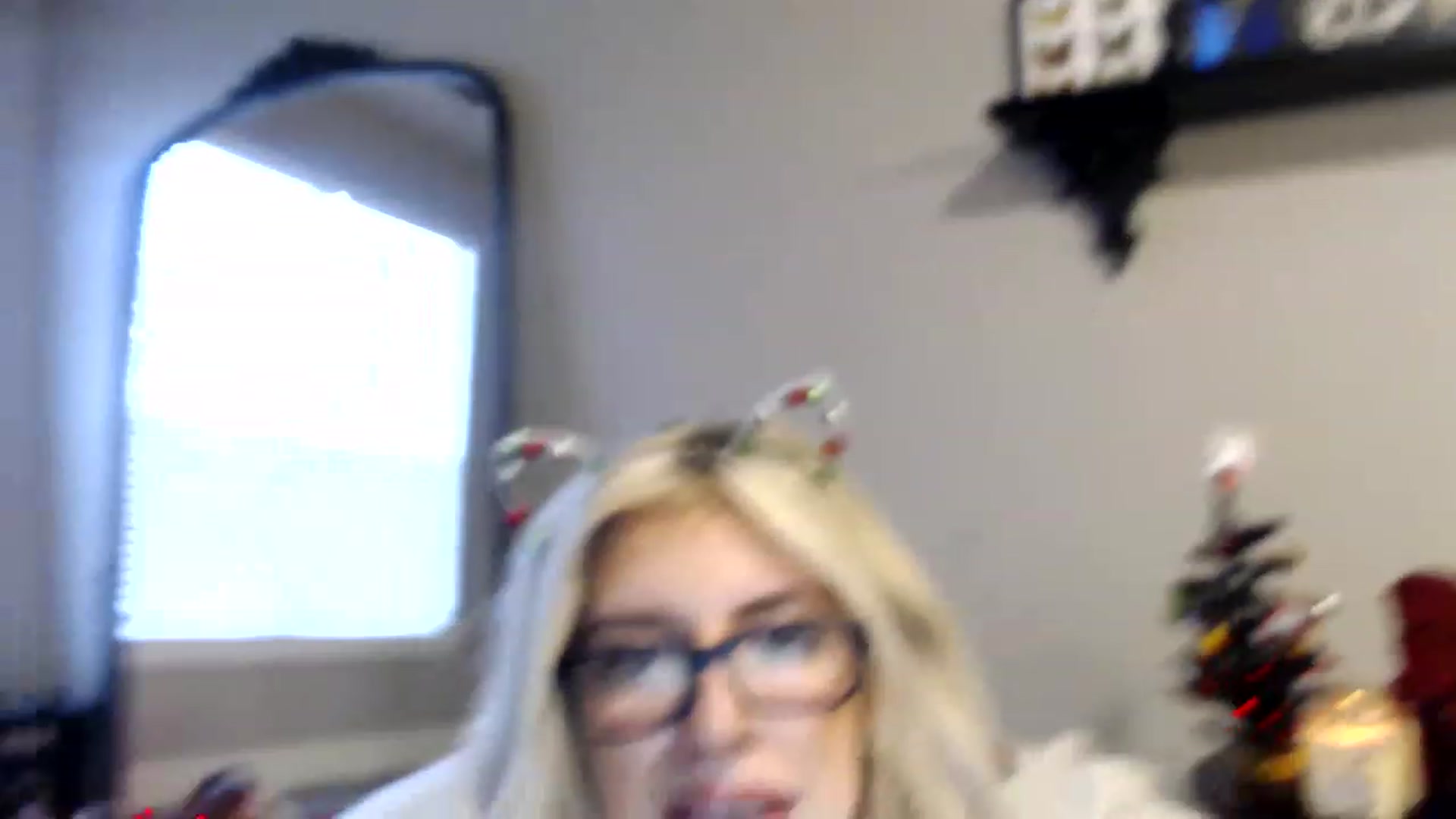 Gallery image thumbnail from XxRoseKitty's myfreecams stream on, 12/22/2022, 14:59 image 2 of 20