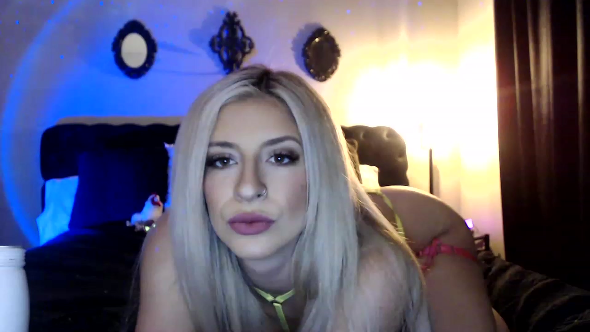 Gallery image thumbnail from XxRoseKitty's myfreecams stream on, 12/30/2022, 07:27 image 2 of 20