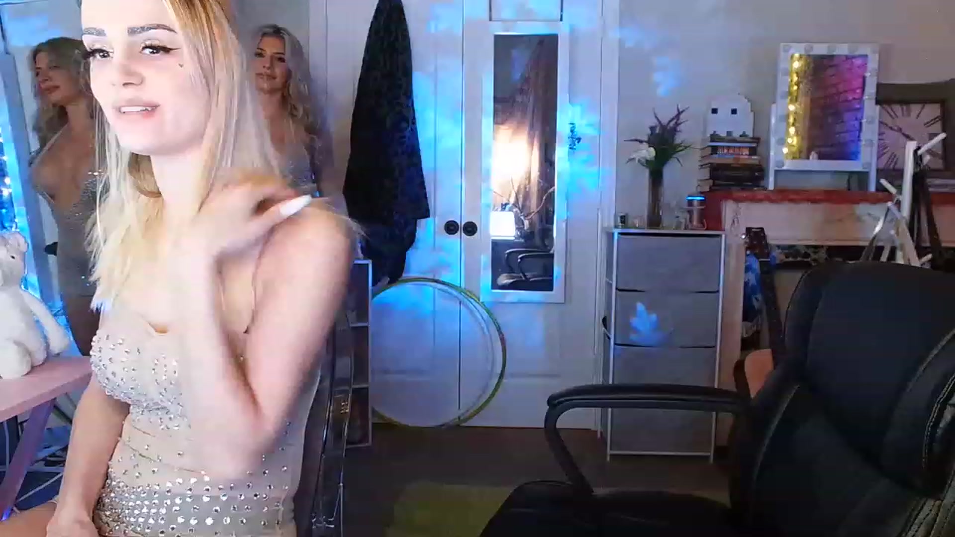 Gallery image thumbnail from XxRoseKitty's myfreecams stream on, 01/04/2023, 05:47 image 5 of 20