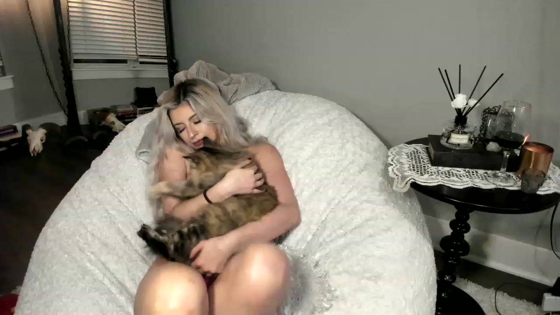 Gallery image thumbnail from XxRoseKitty's myfreecams stream on, 02/05/2023, 05:15 image 18 of 20