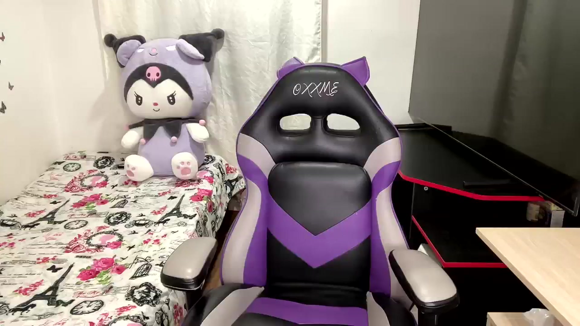 Gallery image thumbnail from XxYUIxX's myfreecams stream on, 10/02/2023, 02:32 image 3 of 20