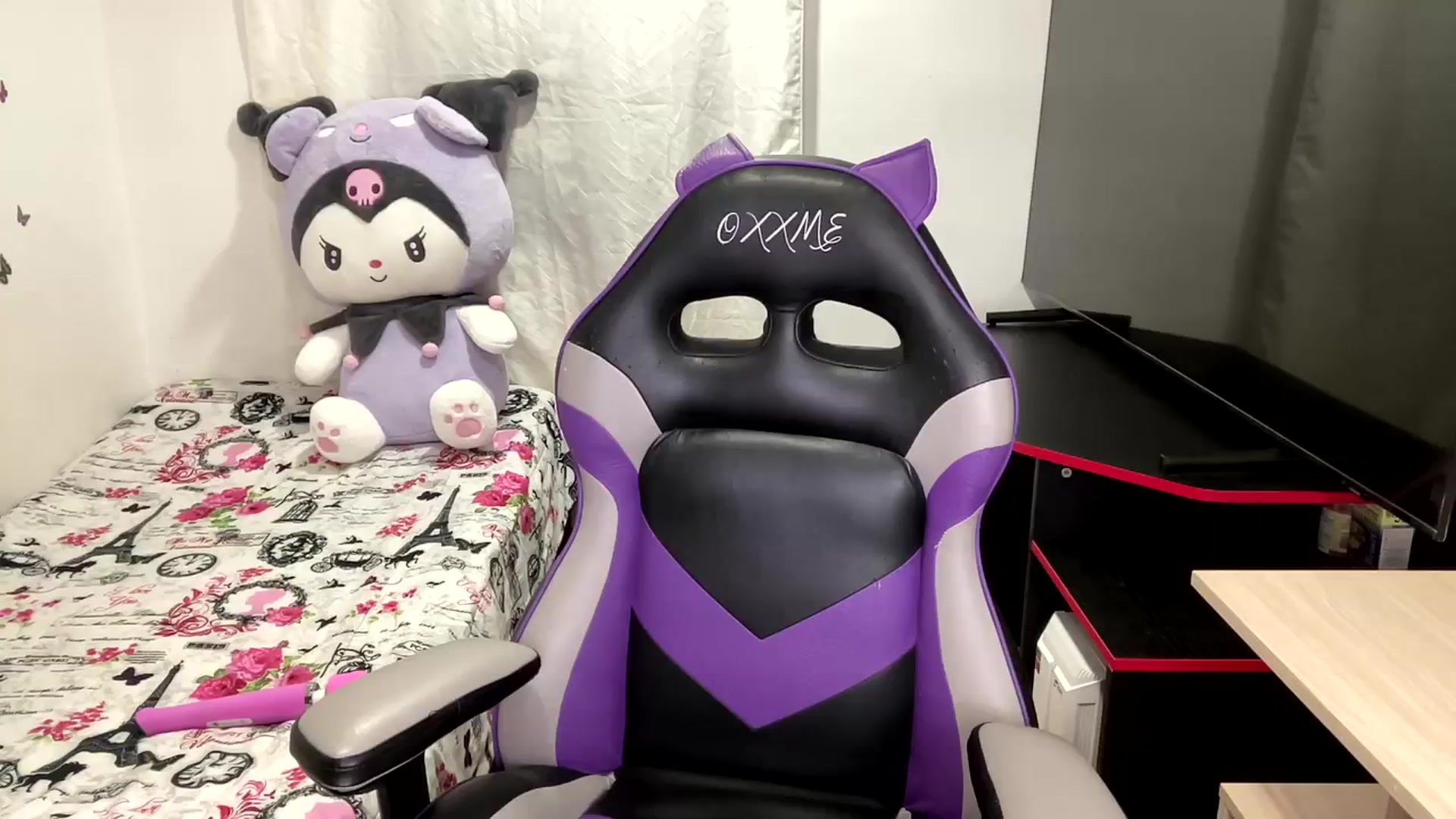 Gallery image thumbnail from XxYUIxX's myfreecams stream on, 10/02/2023, 05:37 image 15 of 20