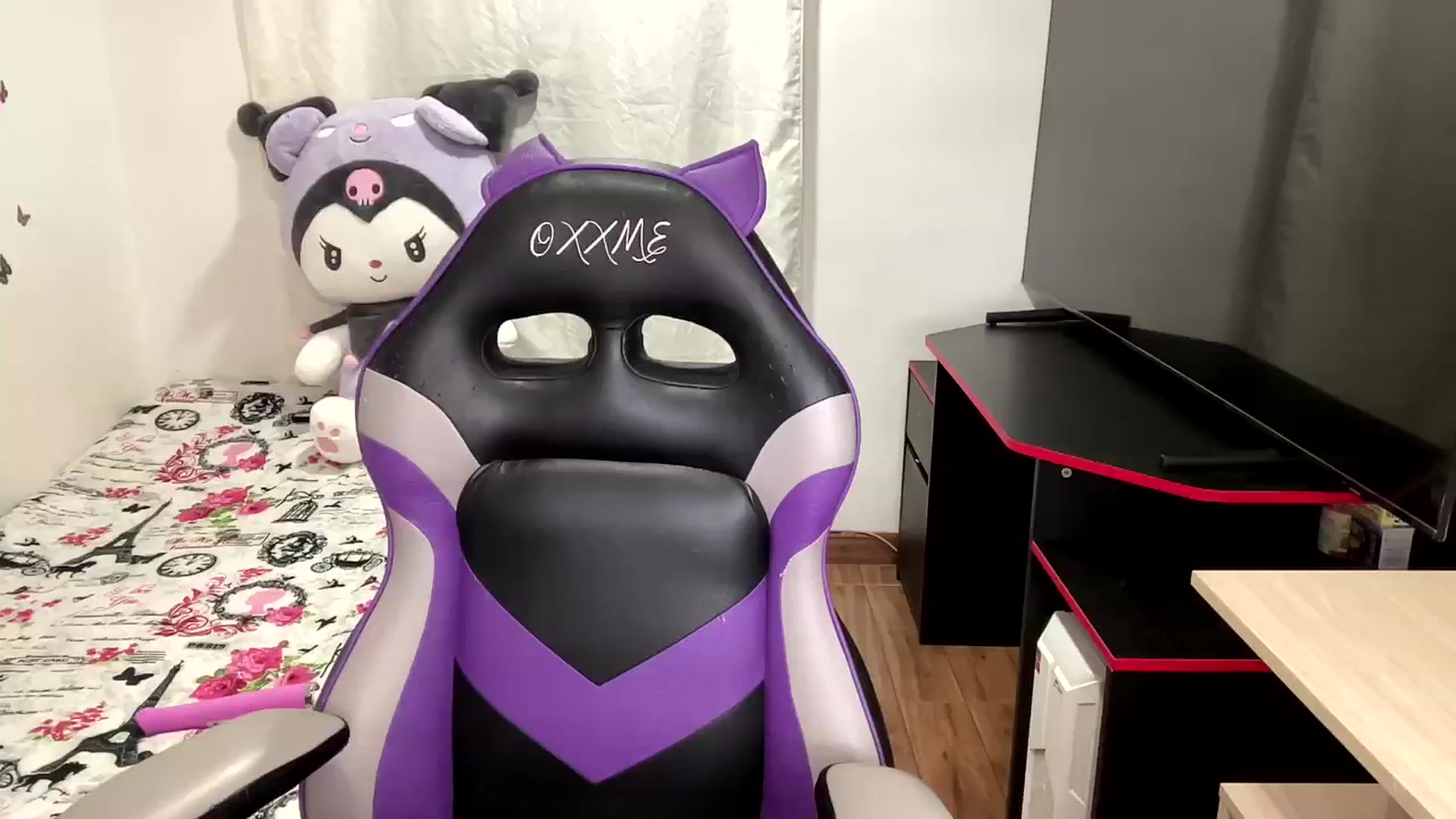Gallery image thumbnail from XxYUIxX's myfreecams stream on, 10/02/2023, 06:05 image 17 of 20
