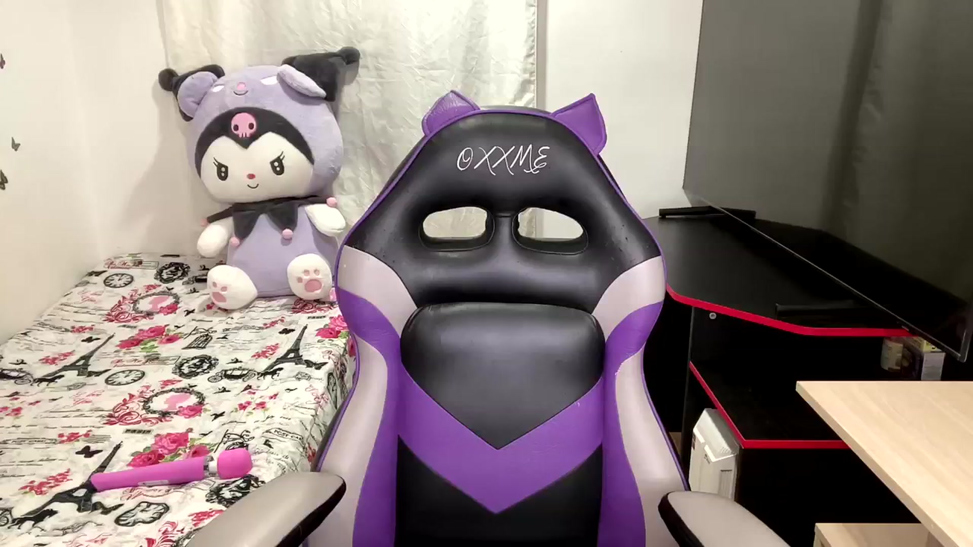 Gallery image thumbnail from XxYUIxX's myfreecams stream on, 10/02/2023, 06:05 image 12 of 20