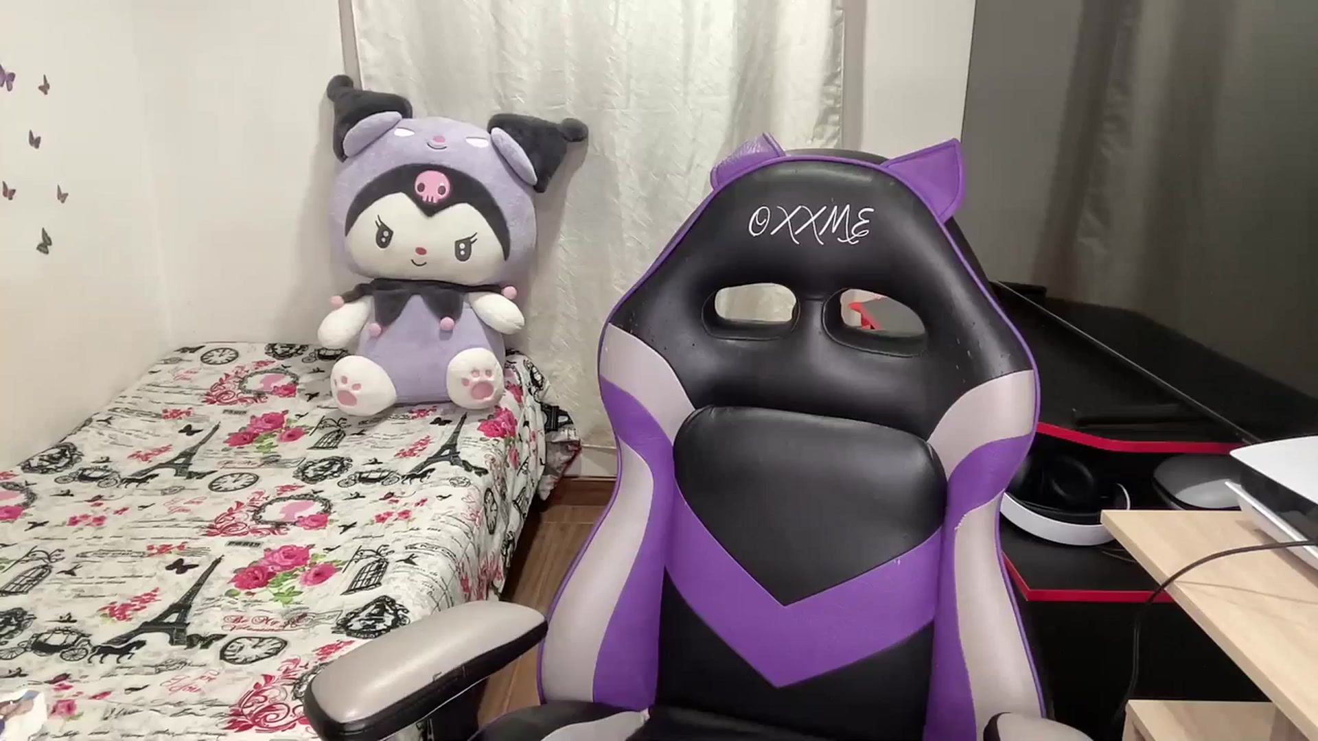 Gallery image thumbnail from XxYUIxX's myfreecams stream on, 10/31/2023, 05:10 image 7 of 20
