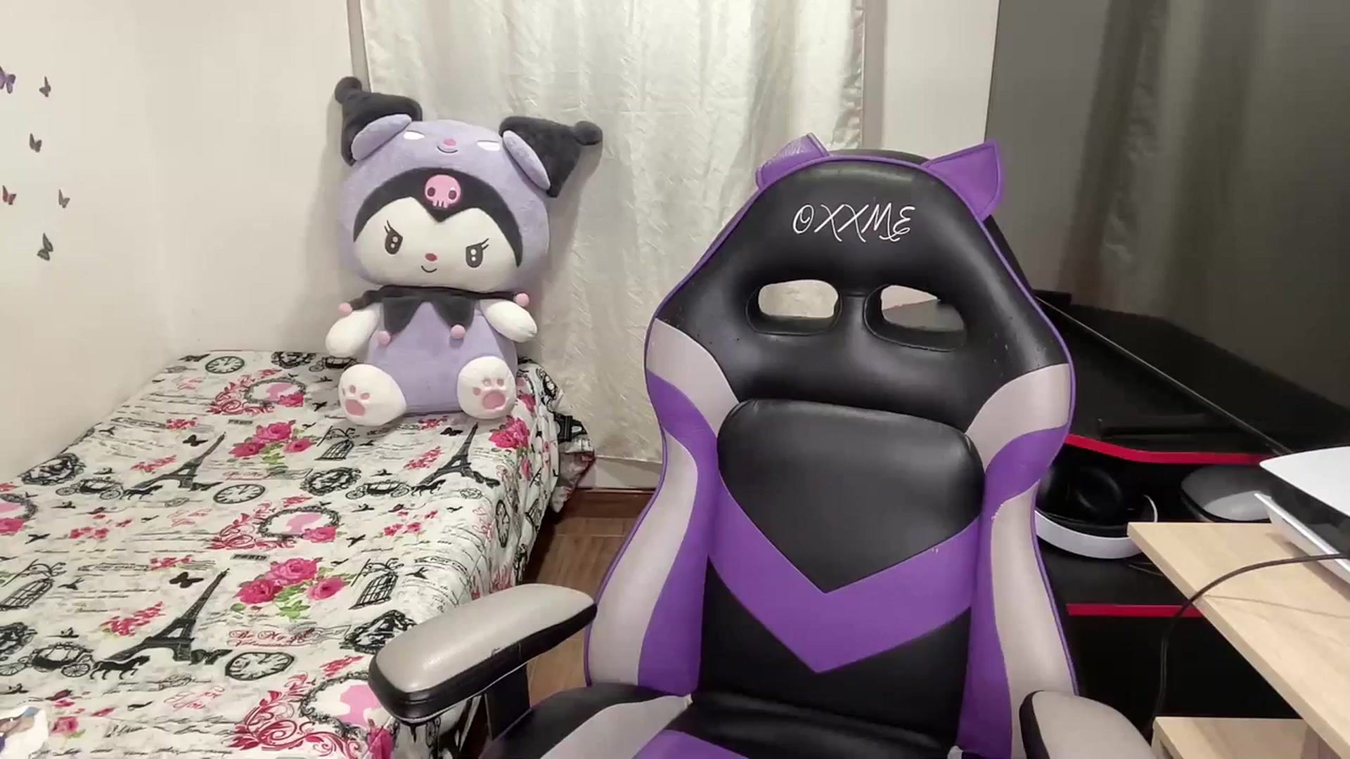 Gallery image thumbnail from XxYUIxX's myfreecams stream on, 10/31/2023, 05:10 image 8 of 20