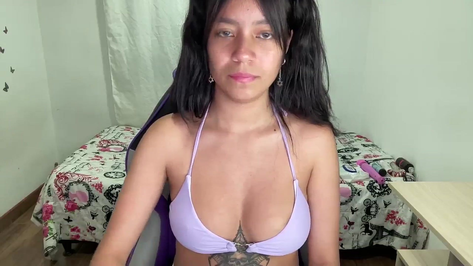 Gallery image thumbnail from XxYUIxX's myfreecams stream on, 11/01/2023, 07:02 image 20 of 20