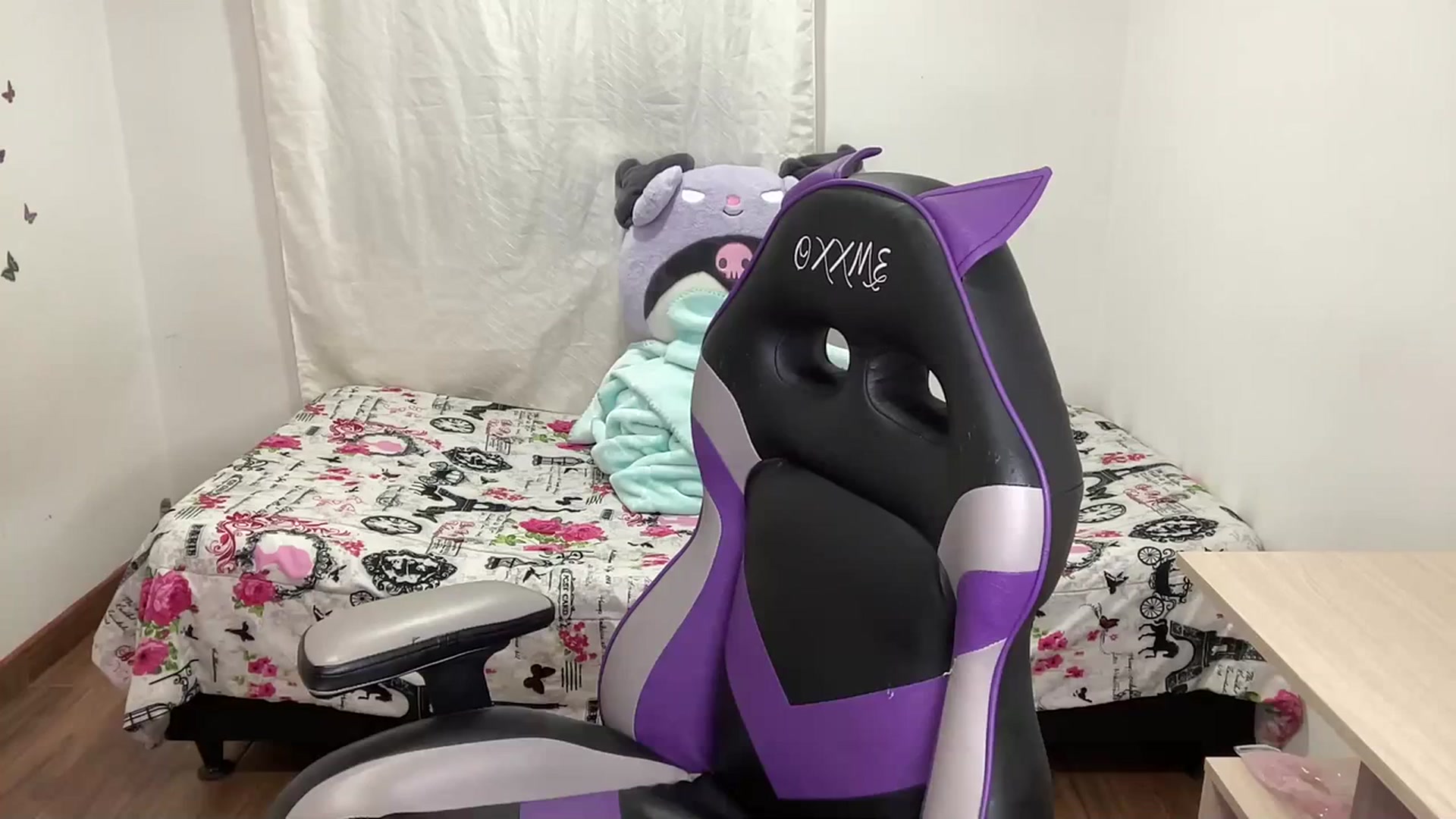 Gallery image thumbnail from XxYUIxX's myfreecams stream on, 11/04/2023, 06:53 image 9 of 20