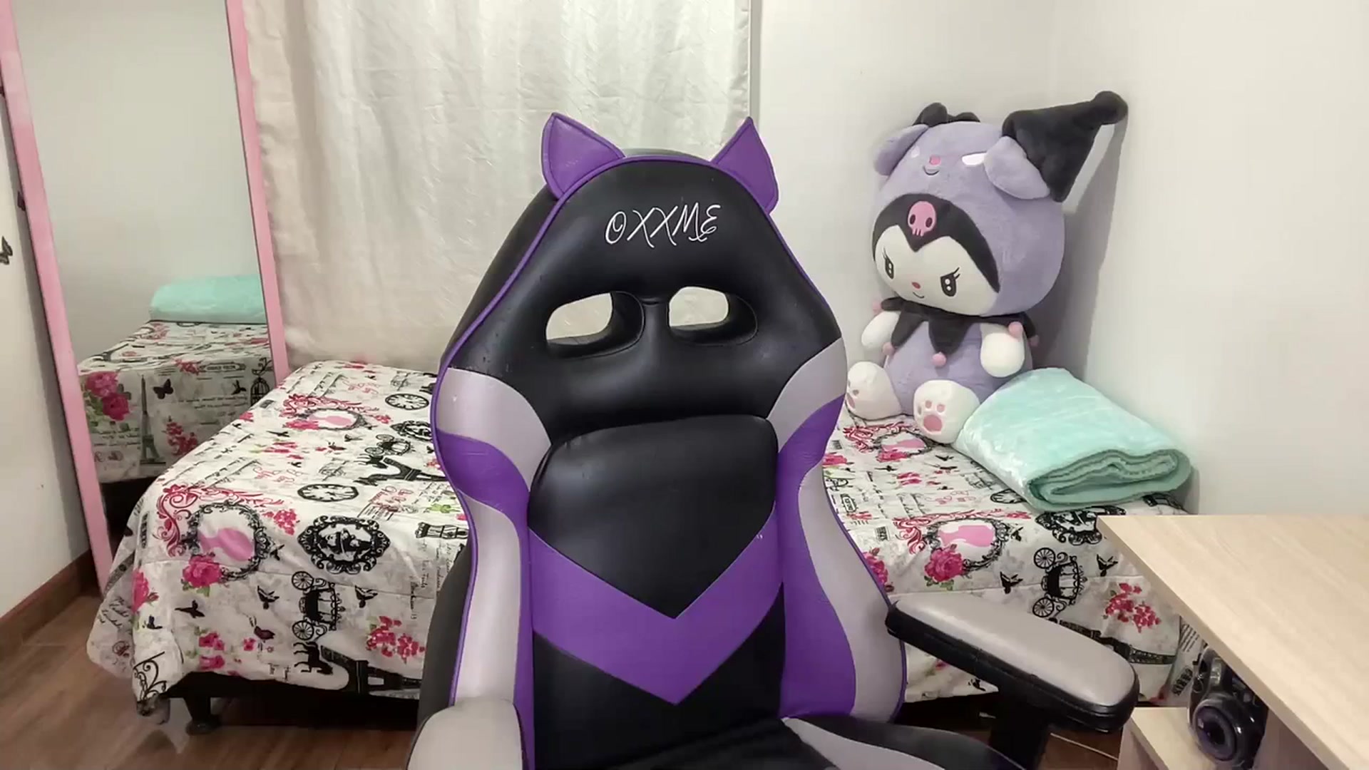 Gallery image thumbnail from XxYUIxX's myfreecams stream on, 11/13/2023, 03:46 image 9 of 20