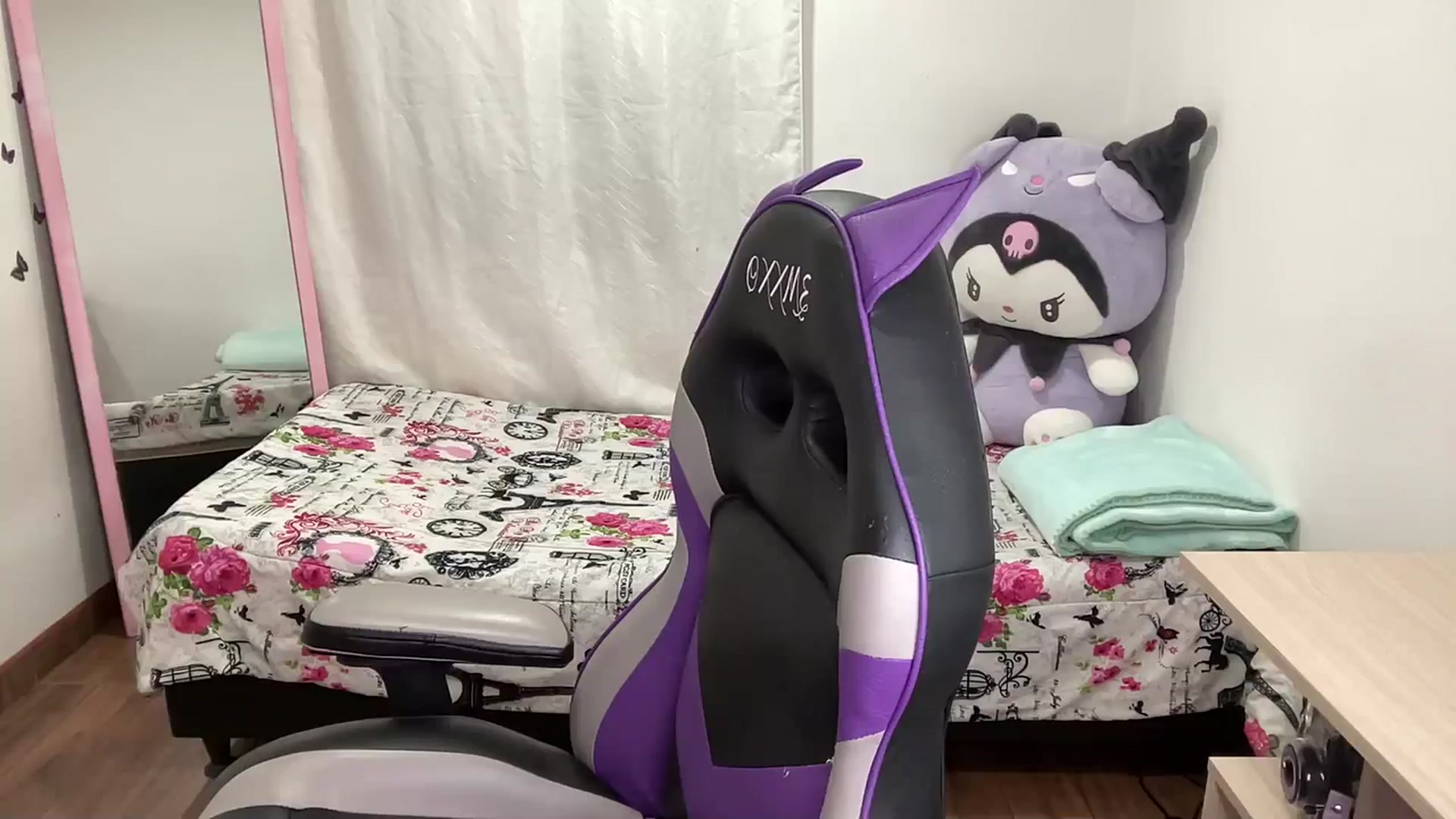 Gallery image thumbnail from XxYUIxX's myfreecams stream on, 11/16/2023, 01:54 image 12 of 20