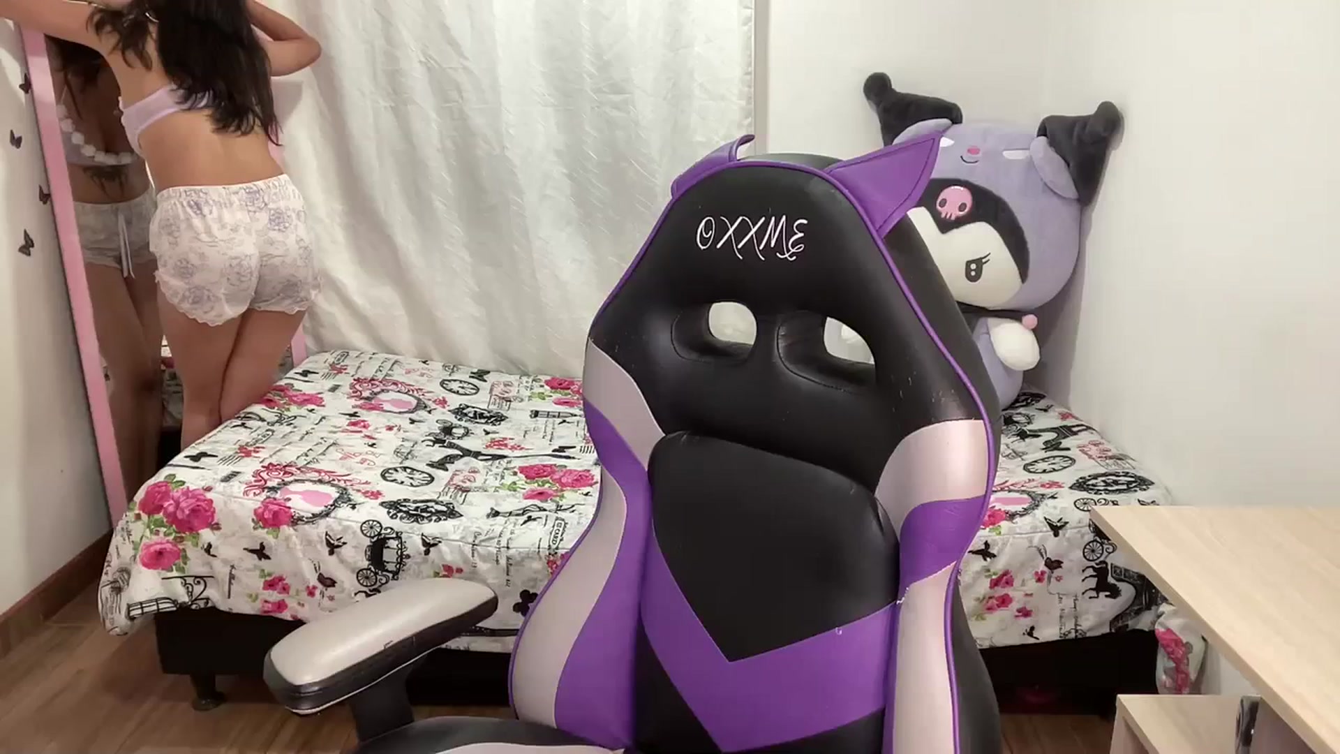 Gallery image thumbnail from XxYUIxX's myfreecams stream on, 11/21/2023, 01:46 image 10 of 20