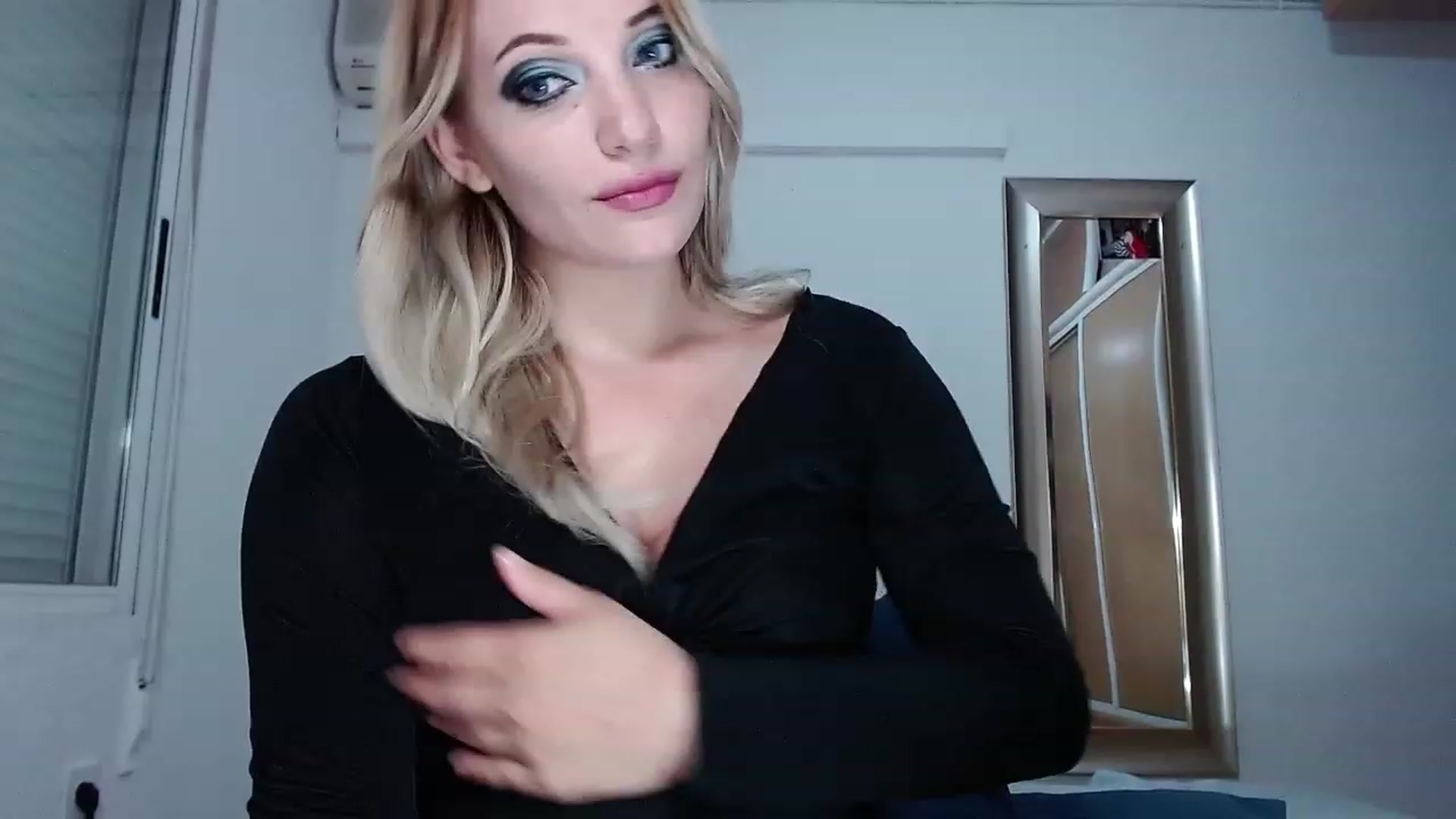 Gallery image thumbnail from Xx_Monika_x's myfreecams stream on, 04/16/2023, 16:45 image 1 of 20