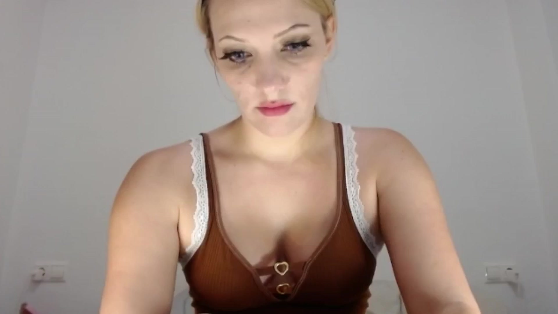 Gallery image thumbnail from Xx_Monika_x's myfreecams stream on, 08/31/2024, 20:39 image 18 of 20