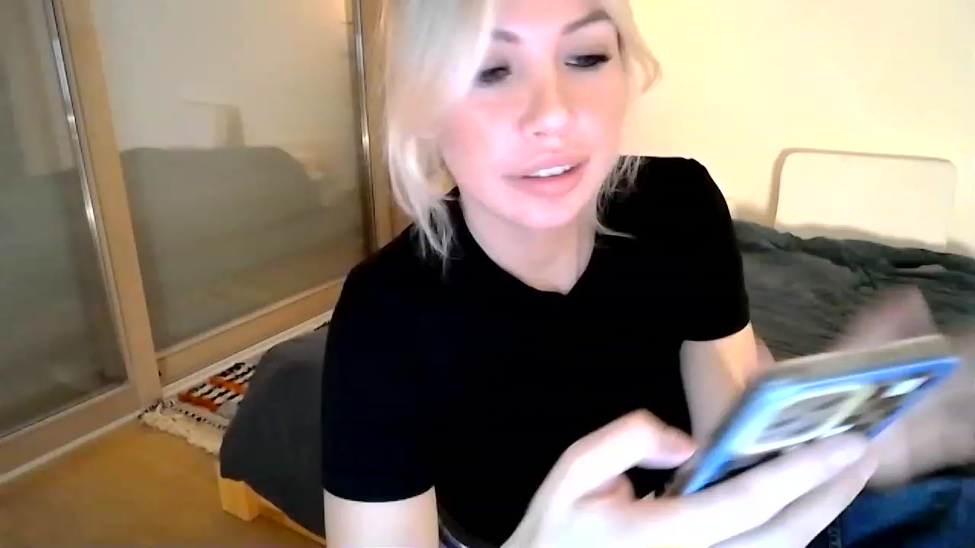 Gallery image thumbnail from Xx_Sandy_xX's myfreecams stream on, 12/23/2022, 20:17 image 17 of 20