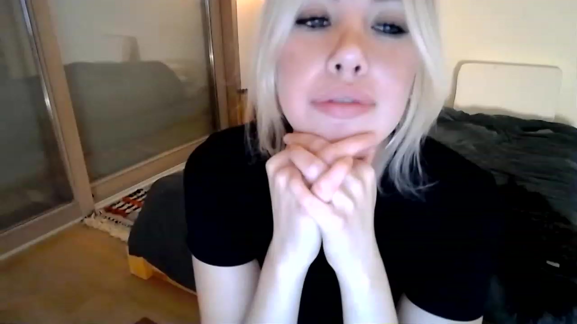 Gallery image thumbnail from Xx_Sandy_xX's myfreecams stream on, 12/23/2022, 20:17 image 7 of 20