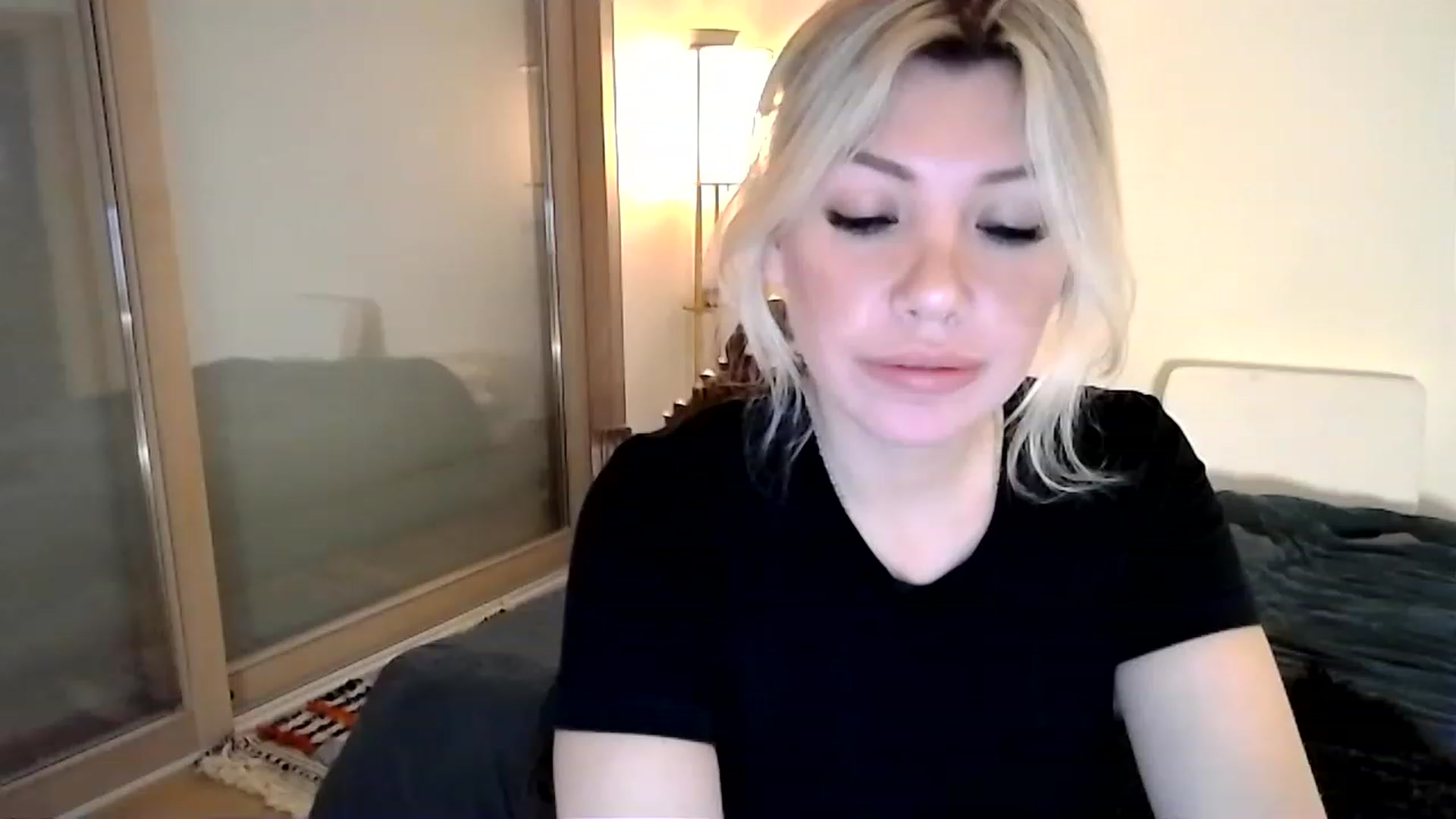 Gallery image thumbnail from Xx_Sandy_xX's myfreecams stream on, 12/23/2022, 20:17 image 5 of 20