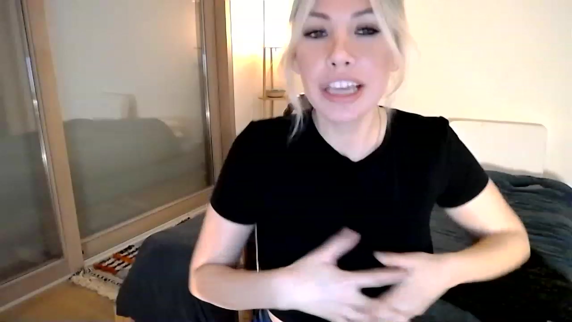 Gallery image thumbnail from Xx_Sandy_xX's myfreecams stream on, 12/23/2022, 20:17 image 9 of 20