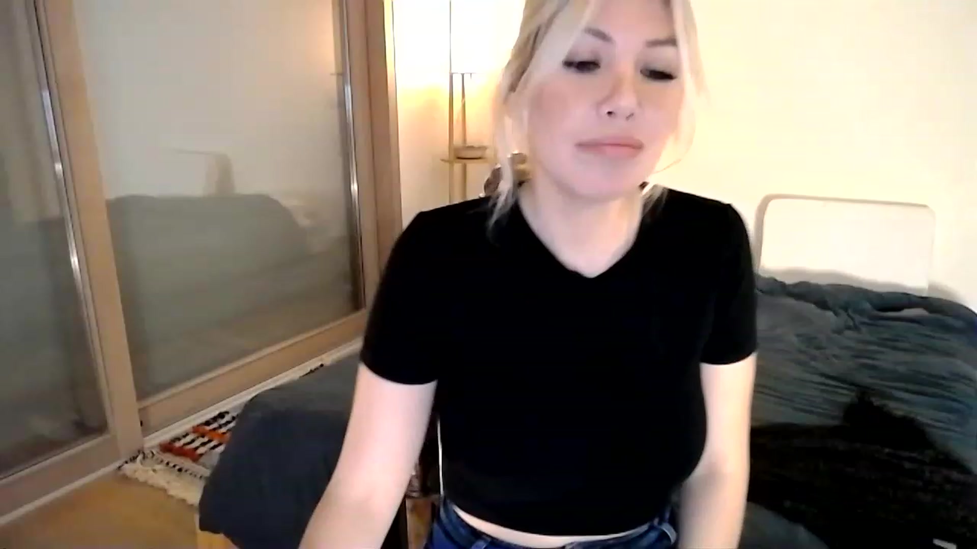 Gallery image thumbnail from Xx_Sandy_xX's myfreecams stream on, 12/23/2022, 20:17 image 8 of 20