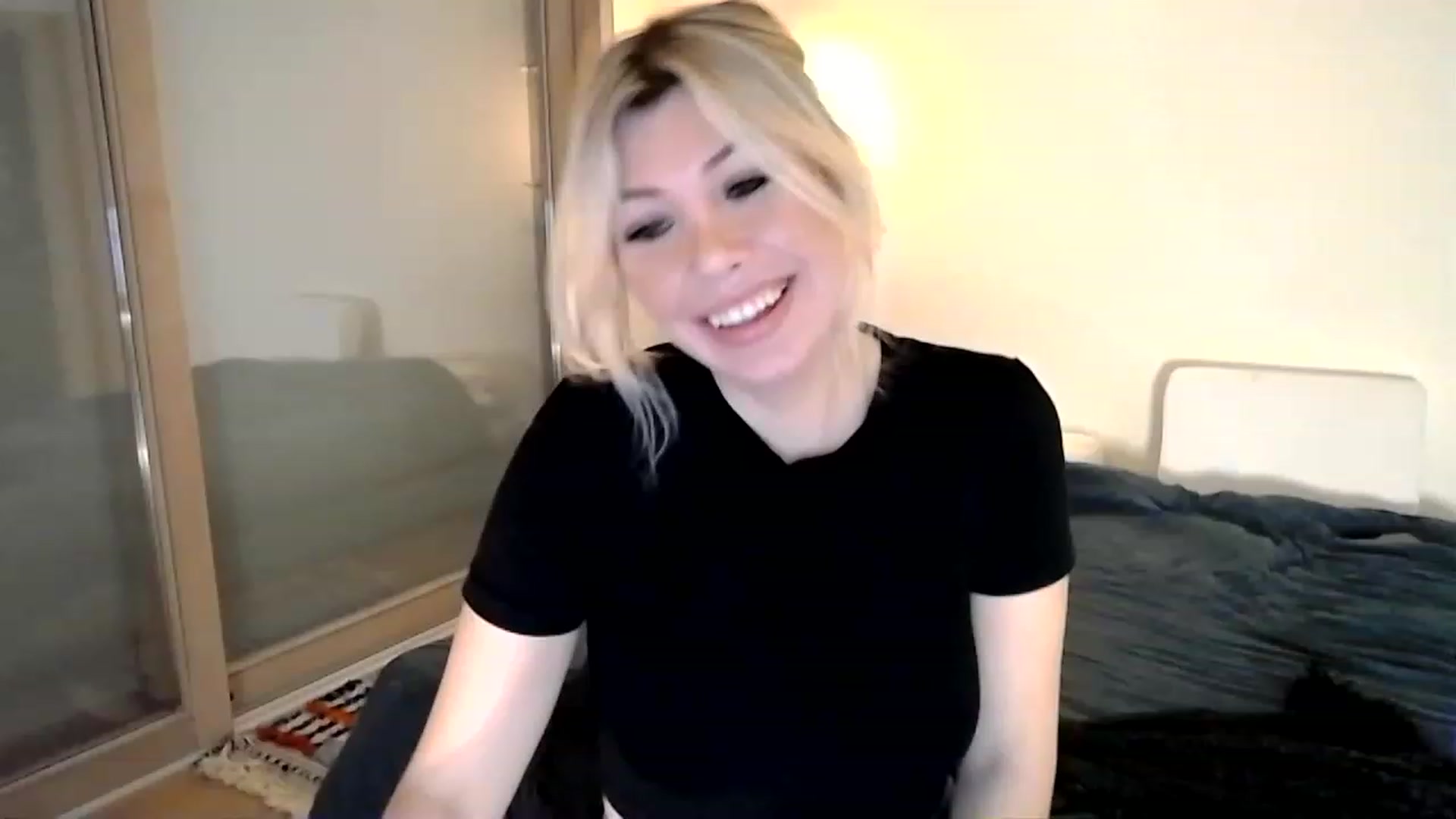 Gallery image thumbnail from Xx_Sandy_xX's myfreecams stream on, 12/23/2022, 20:17 image 1 of 20