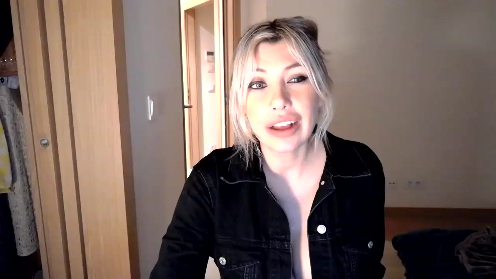 Gallery image thumbnail from Xx_Sandy_xX's myfreecams stream on, 01/21/2023, 21:12 image 5 of 20